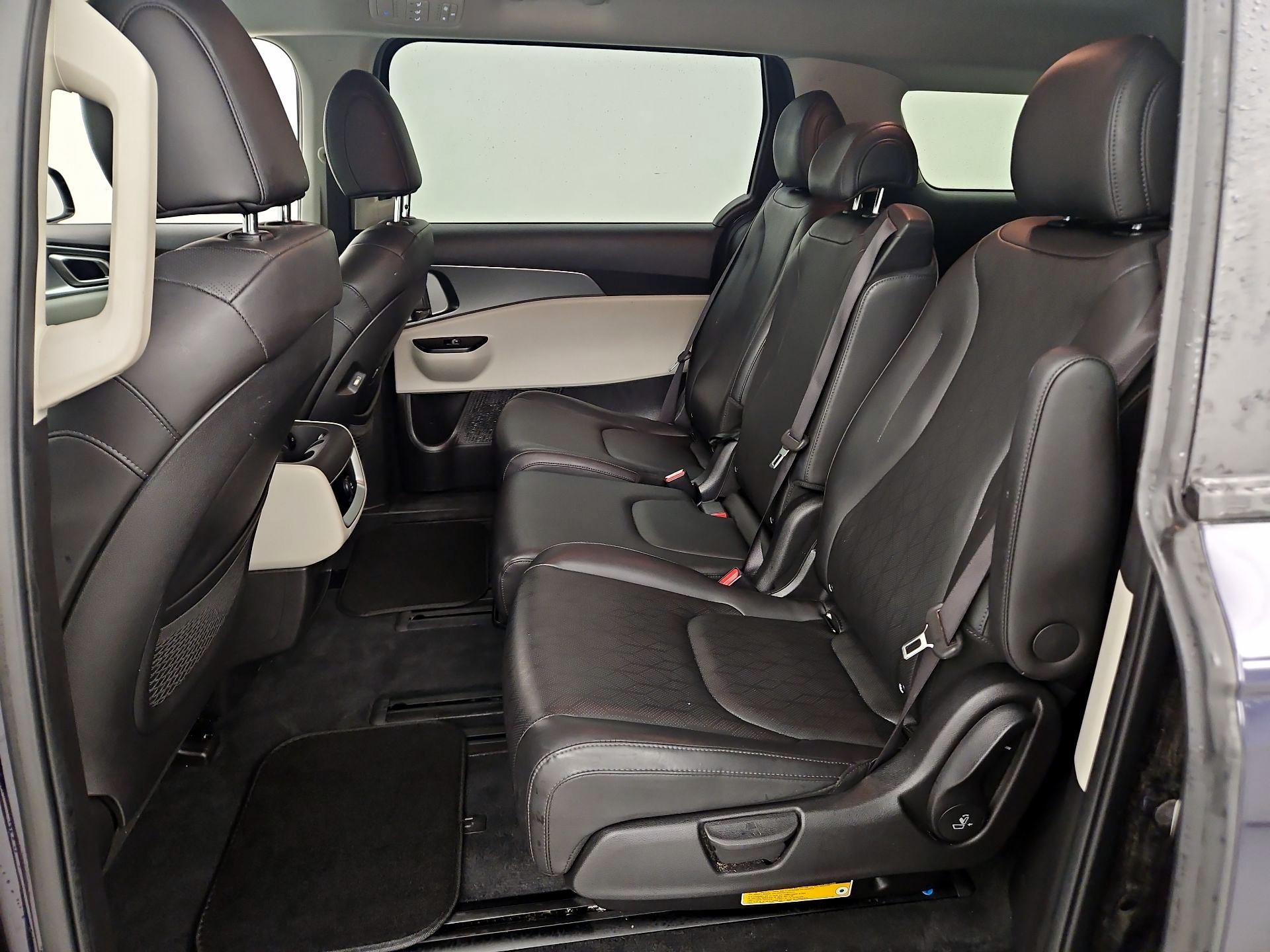 Thumbnail: 2023 Kia Carnival - 19