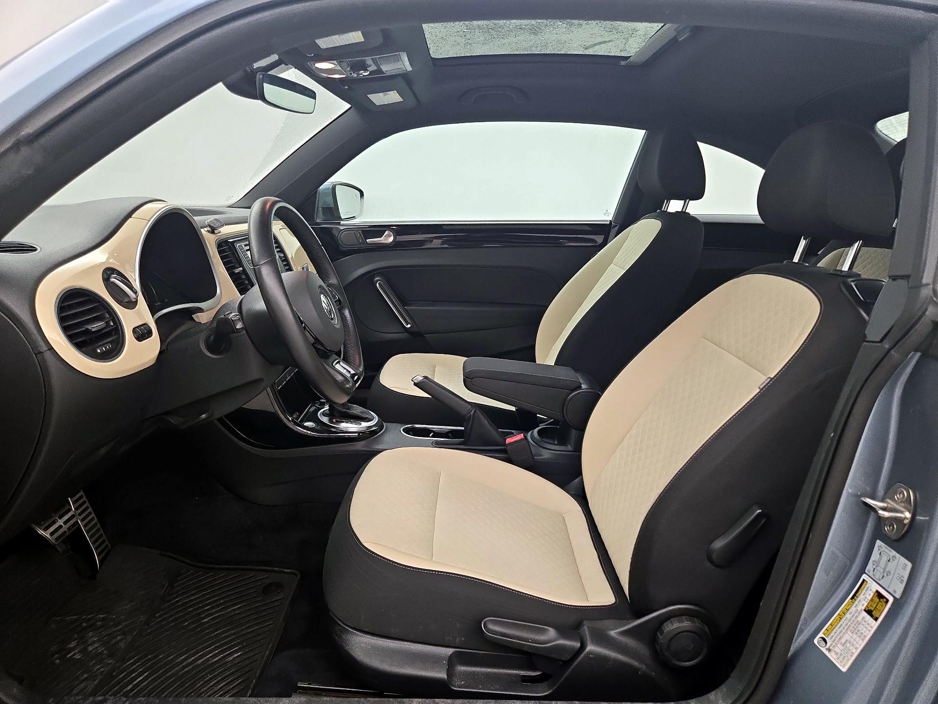 Thumbnail: 2019 Volkswagen Beetle - 11