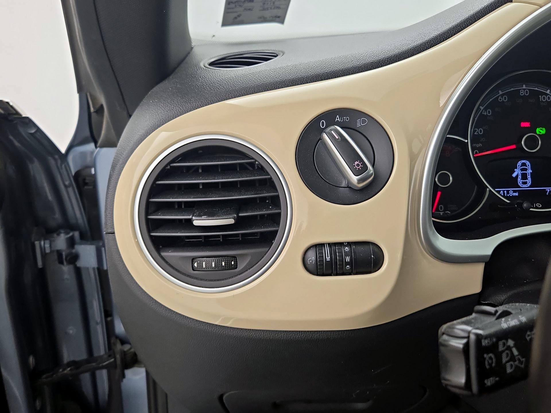 Thumbnail: 2019 Volkswagen Beetle - 13