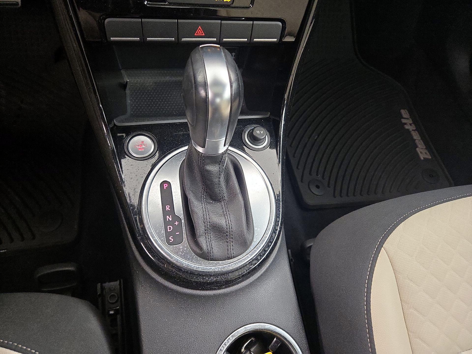 Thumbnail: 2019 Volkswagen Beetle - 17