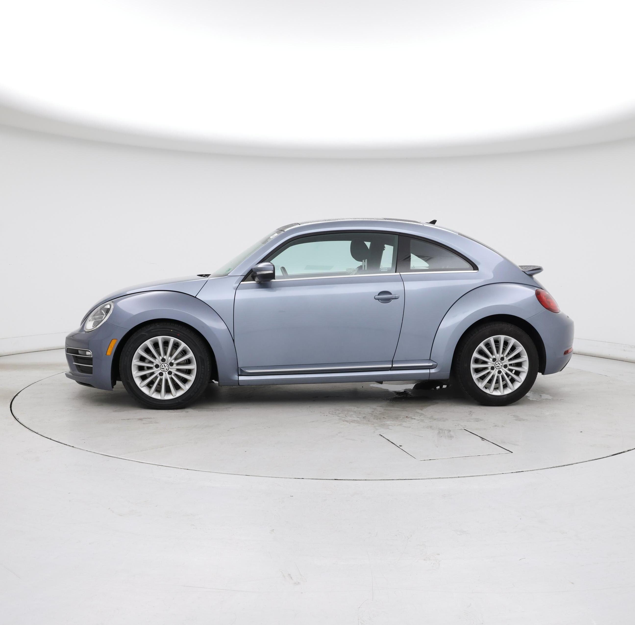 Thumbnail: 2019 Volkswagen Beetle - 3
