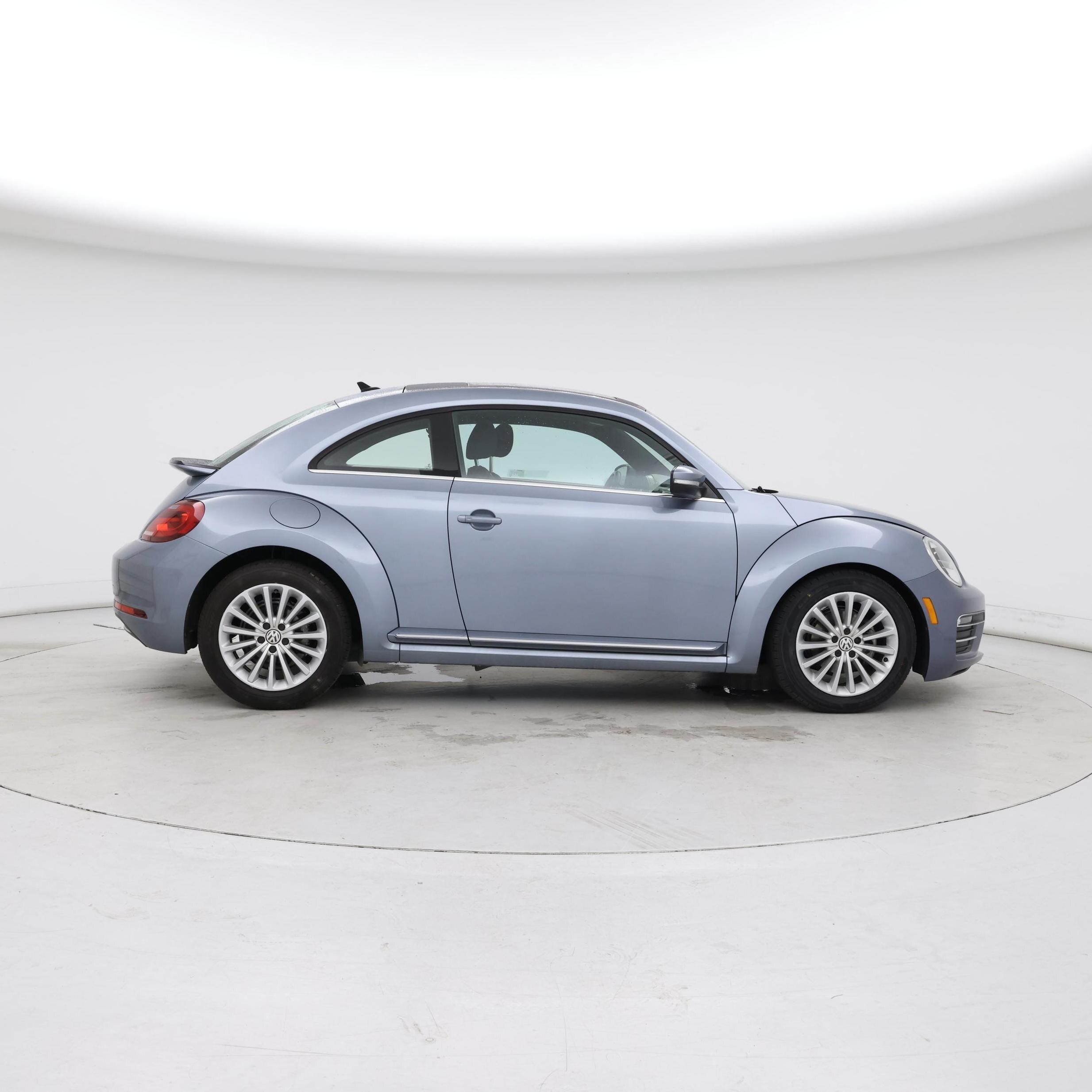Thumbnail: 2019 Volkswagen Beetle - 7
