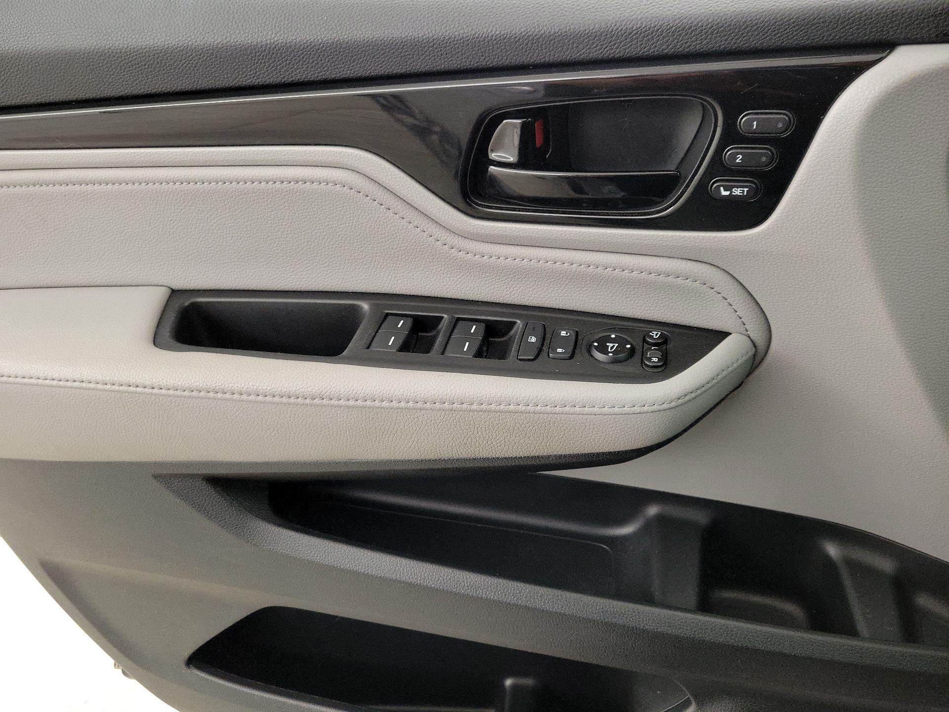 Thumbnail: 2018 Honda Odyssey - 12