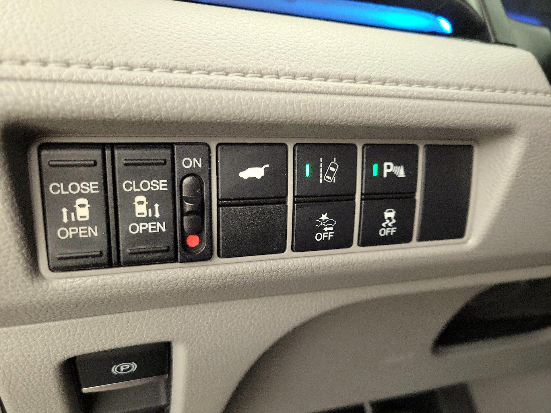 Thumbnail: 2018 Honda Odyssey - 13