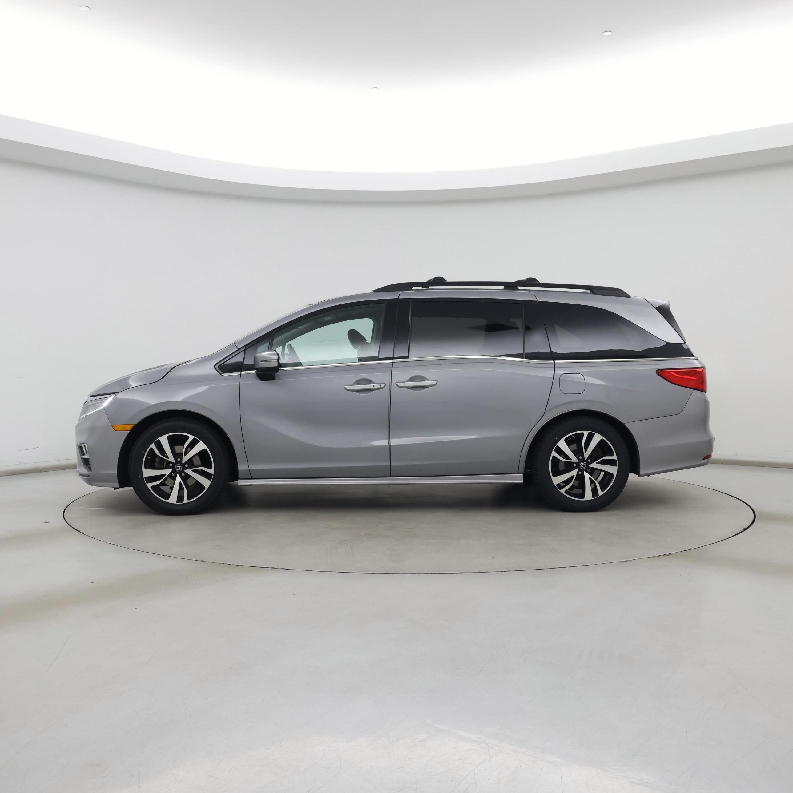Thumbnail: 2018 Honda Odyssey - 3