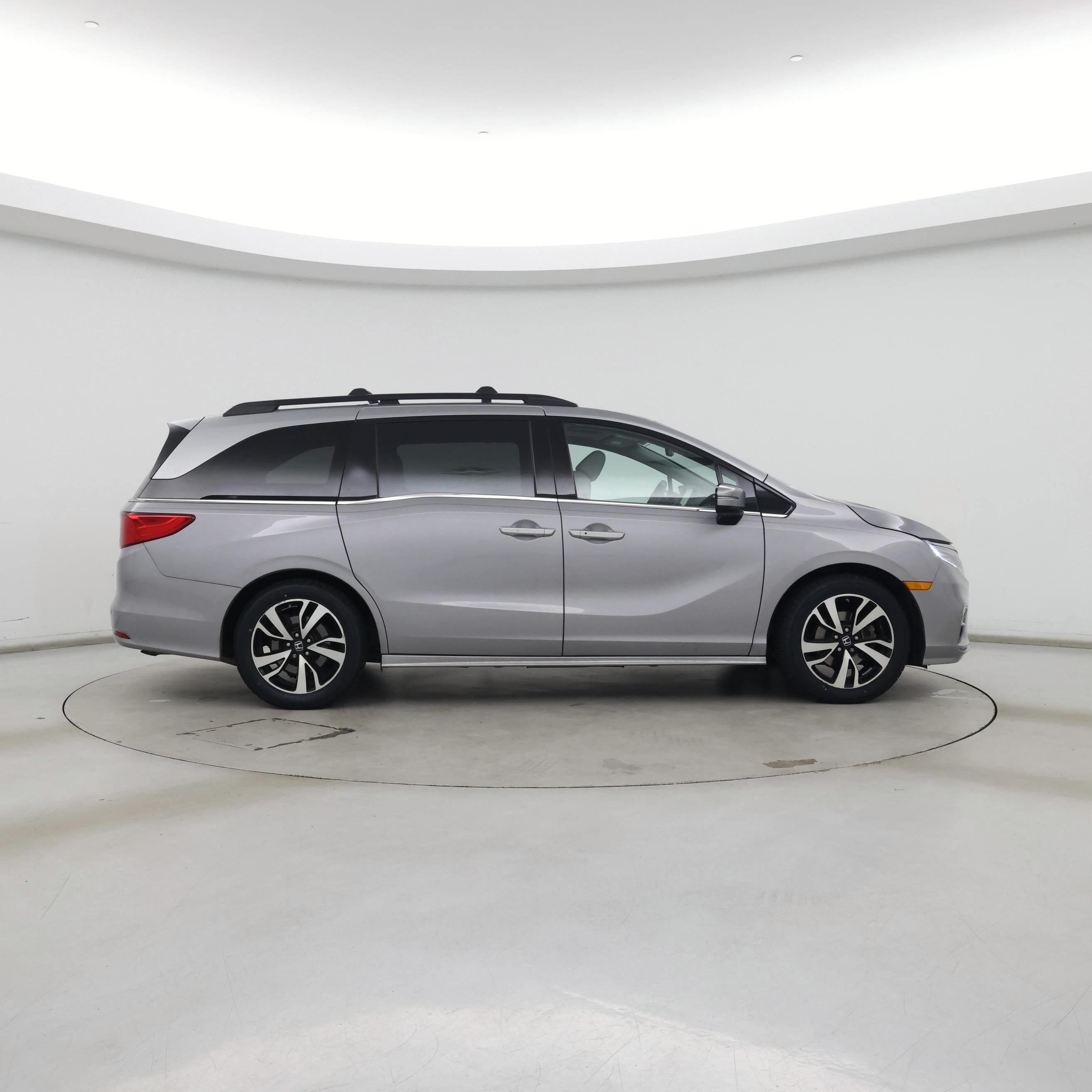 Thumbnail: 2018 Honda Odyssey - 7