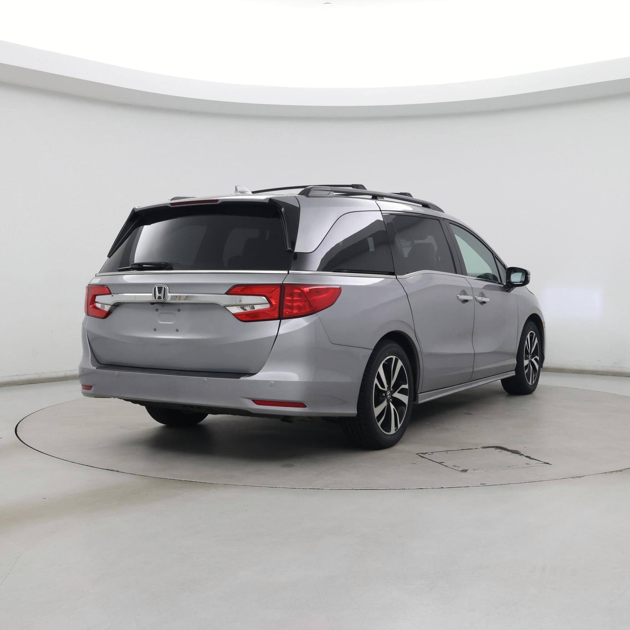Thumbnail: 2018 Honda Odyssey - 8