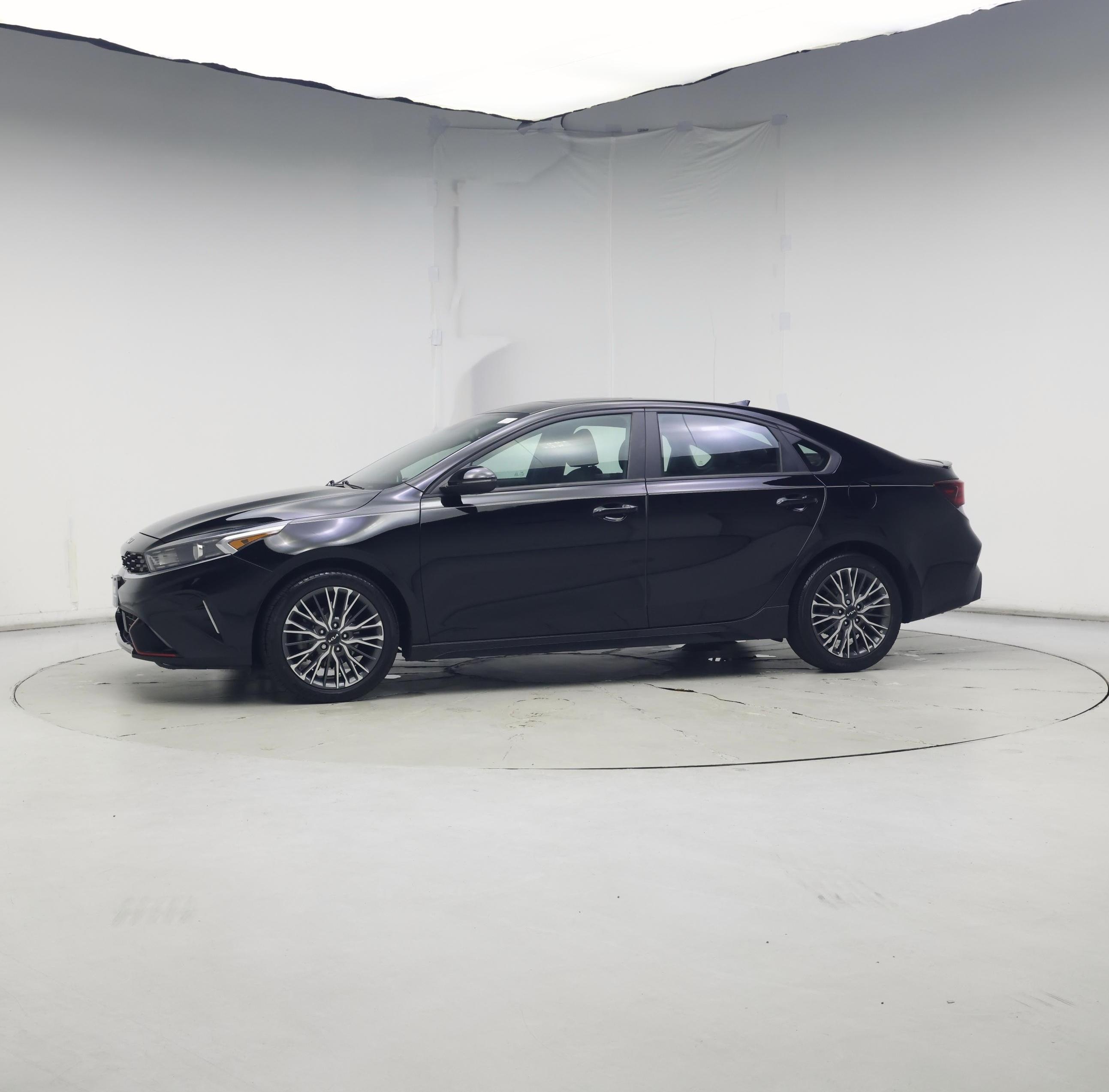 Thumbnail: 2023 Kia Forte - 3