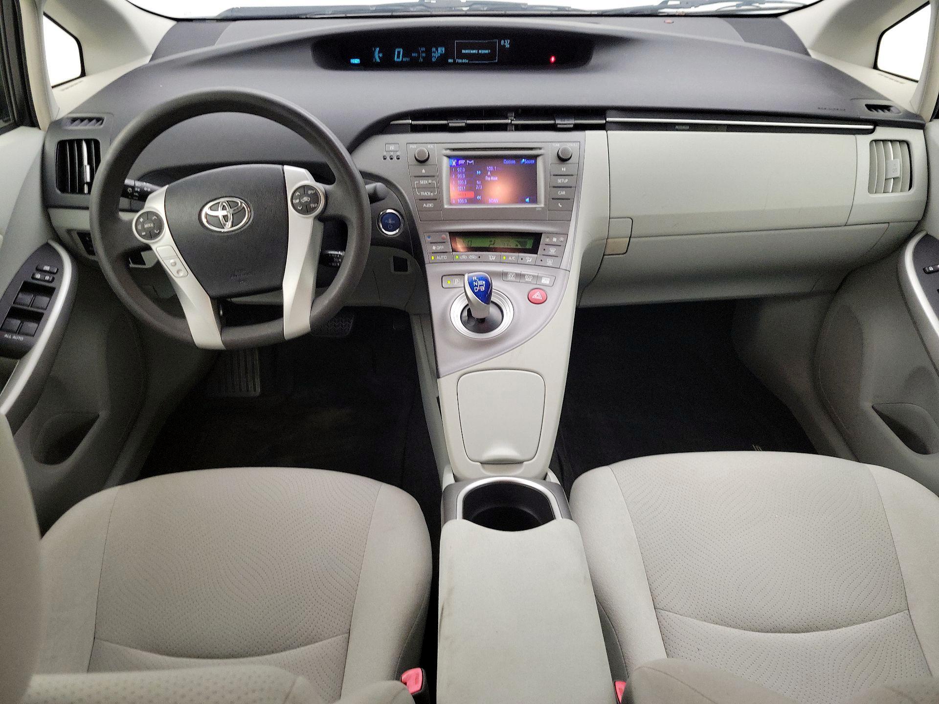 Thumbnail: 2013 Toyota Prius - 9