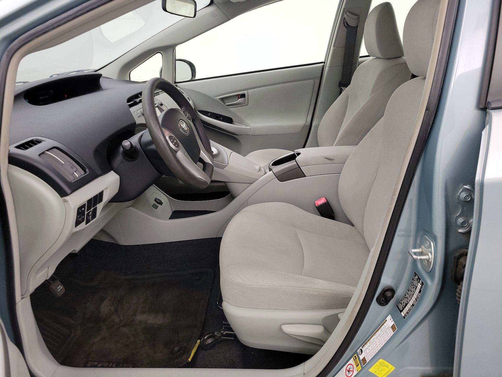 Thumbnail: 2013 Toyota Prius - 11