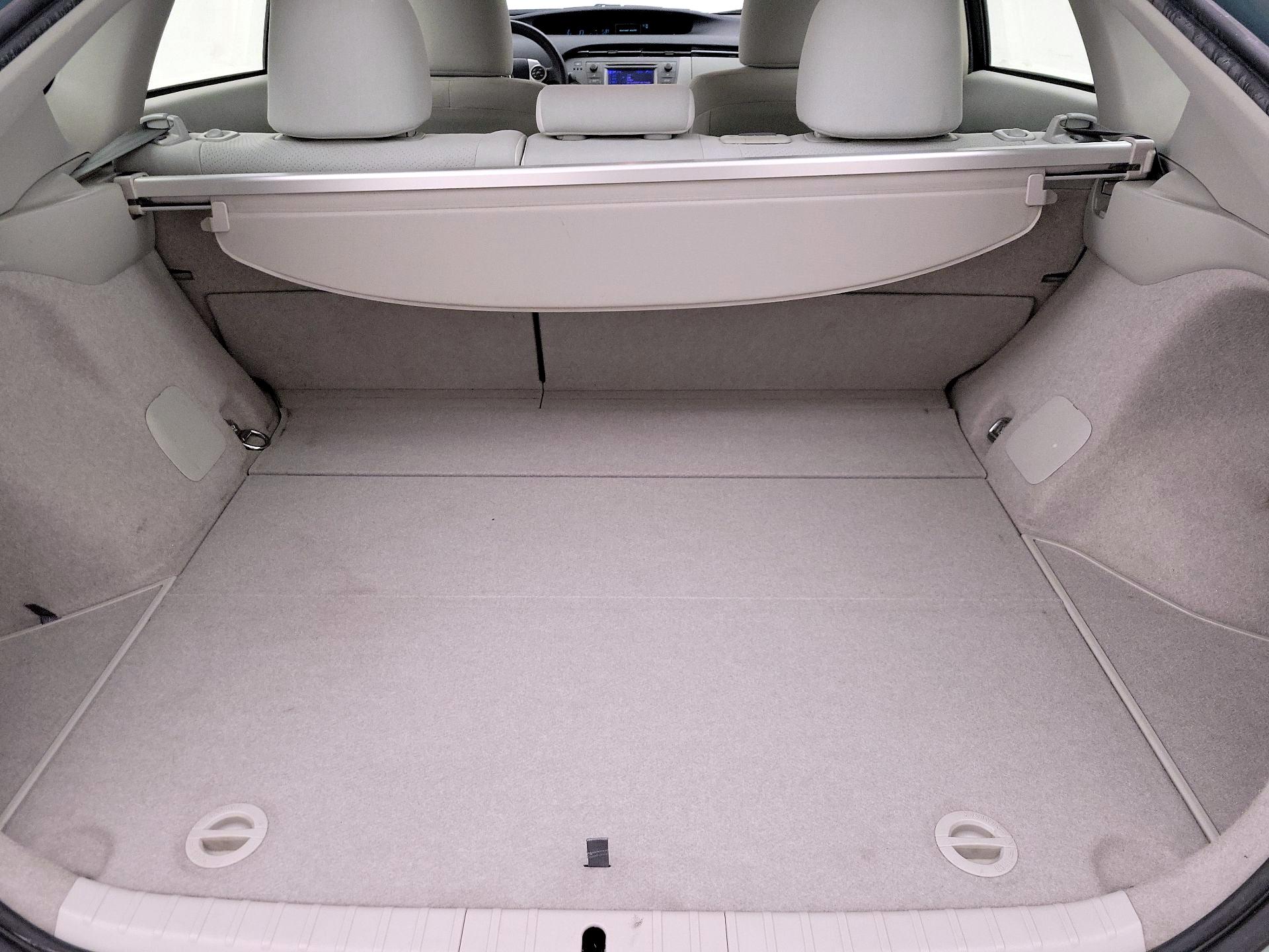 Thumbnail: 2013 Toyota Prius - 18