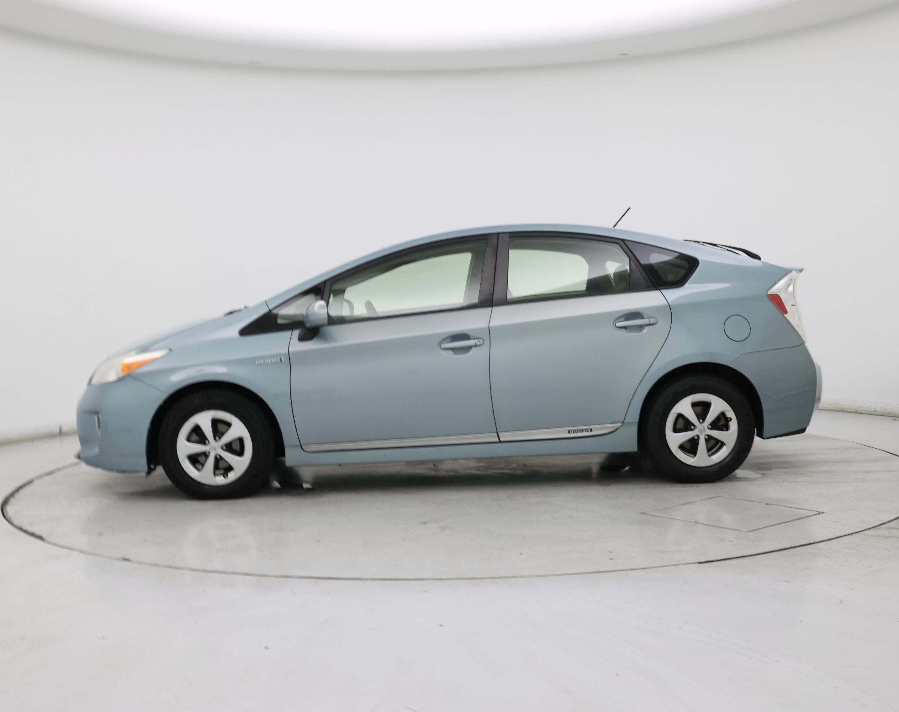 Thumbnail: 2013 Toyota Prius - 3