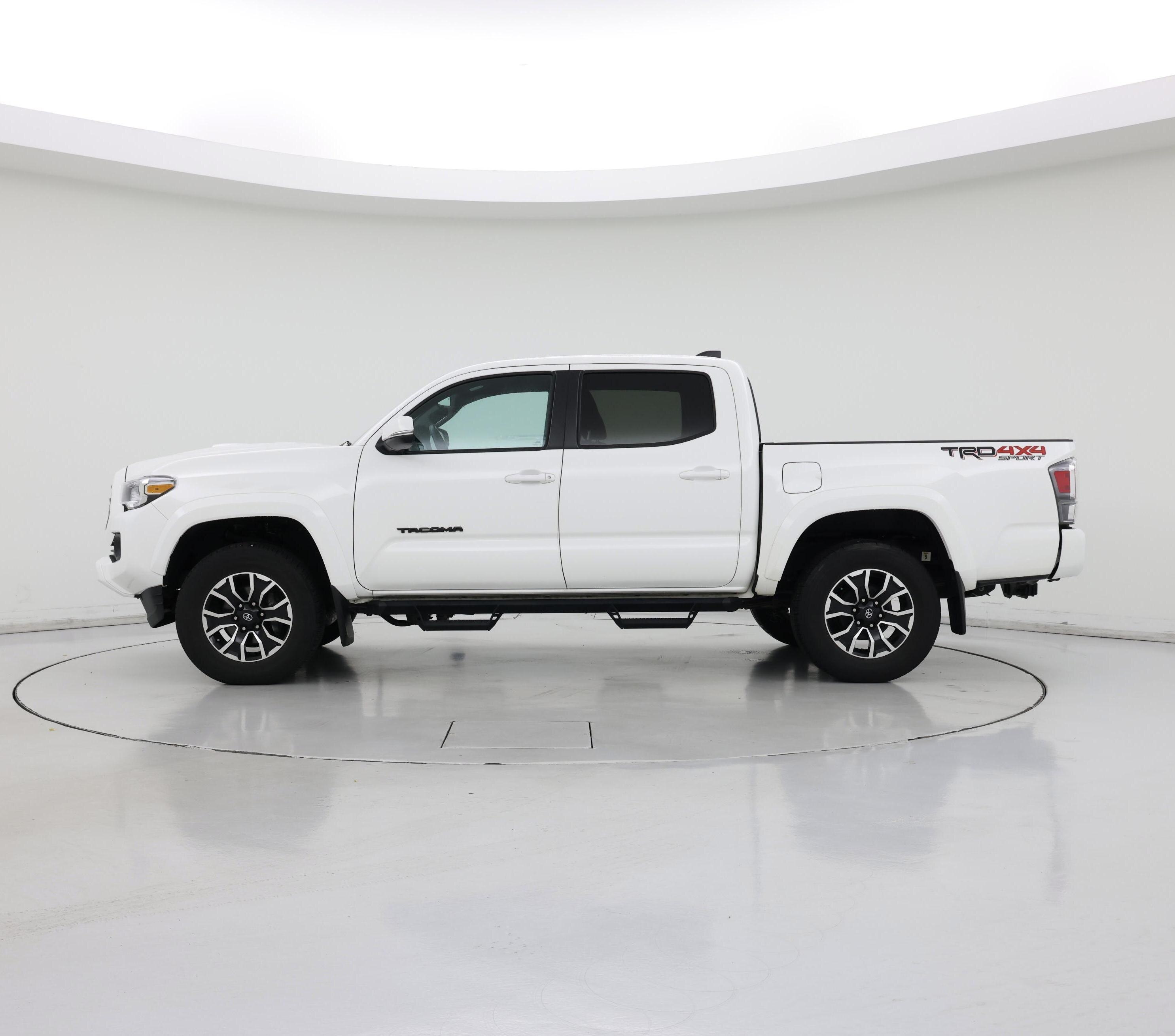Thumbnail: 2022 Toyota Tacoma - 3