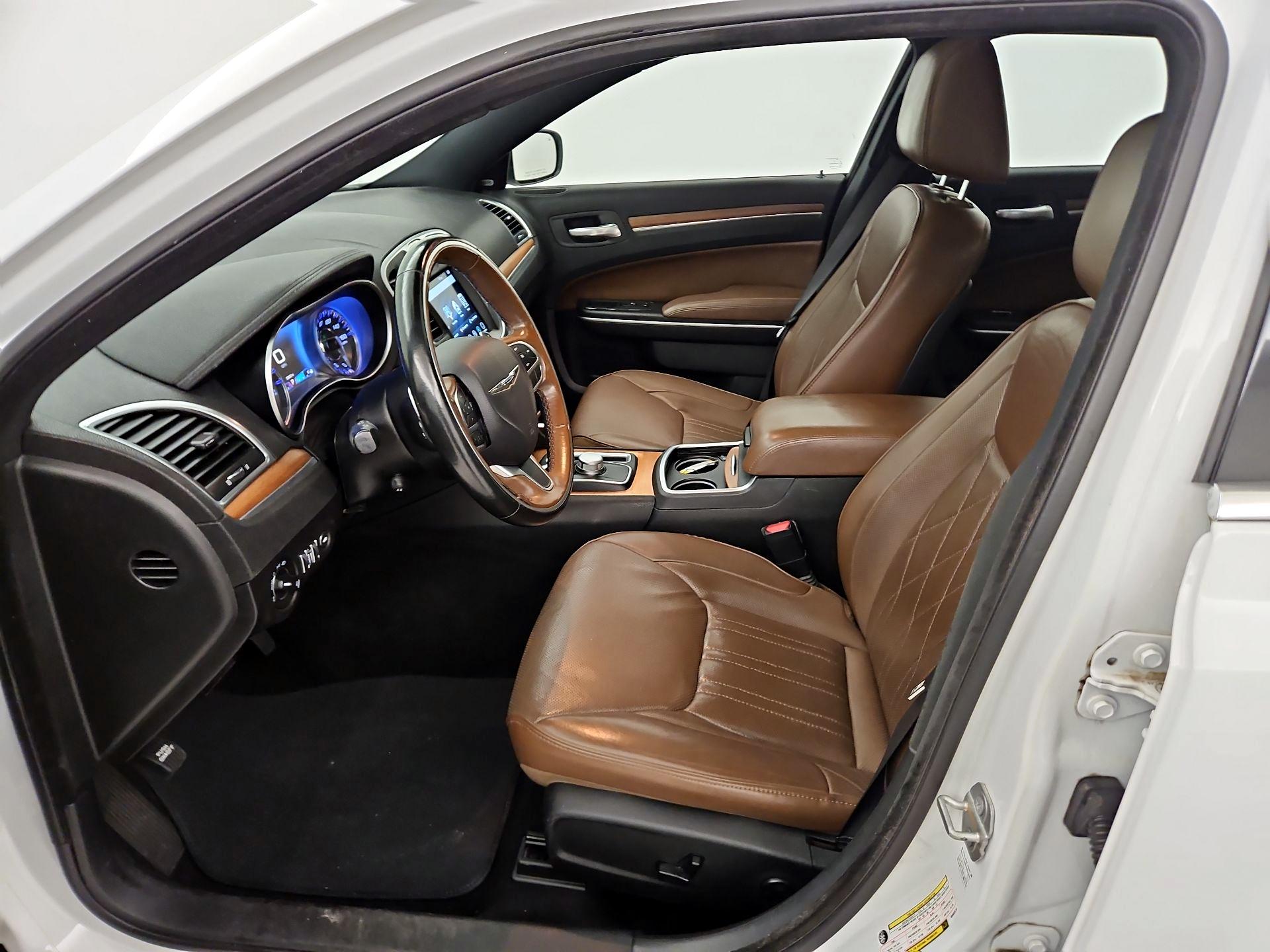 Thumbnail: 2019 Chrysler 300 - 11