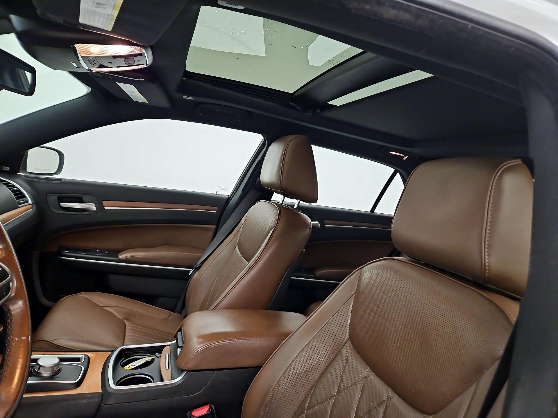 Thumbnail: 2019 Chrysler 300 - 20