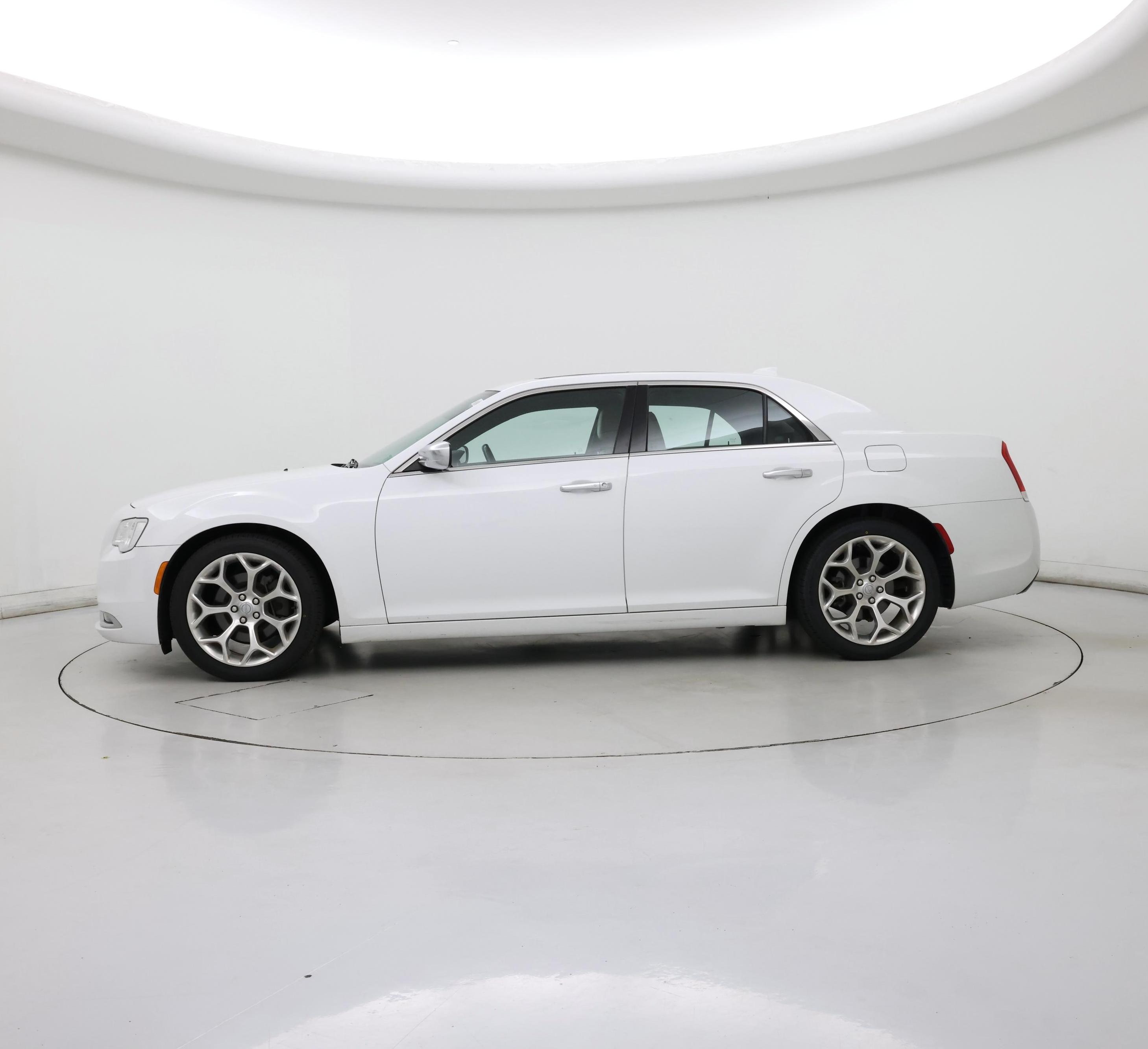 Thumbnail: 2019 Chrysler 300 - 3