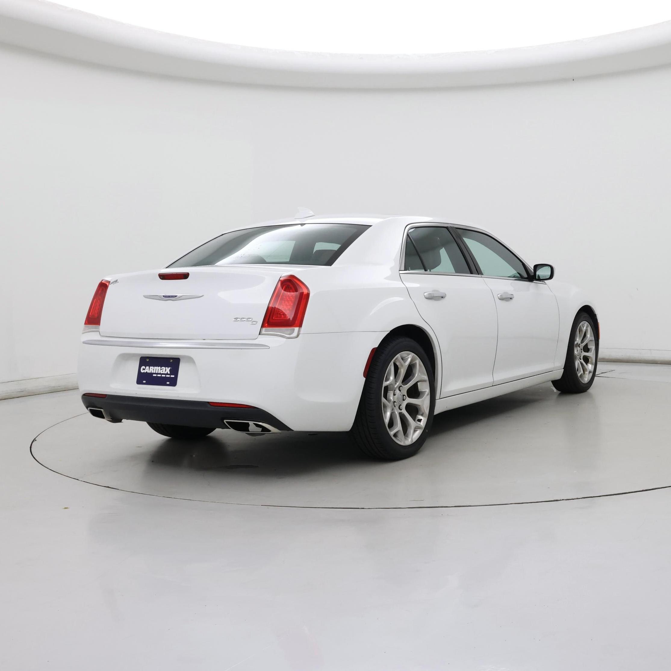 Thumbnail: 2019 Chrysler 300 - 8