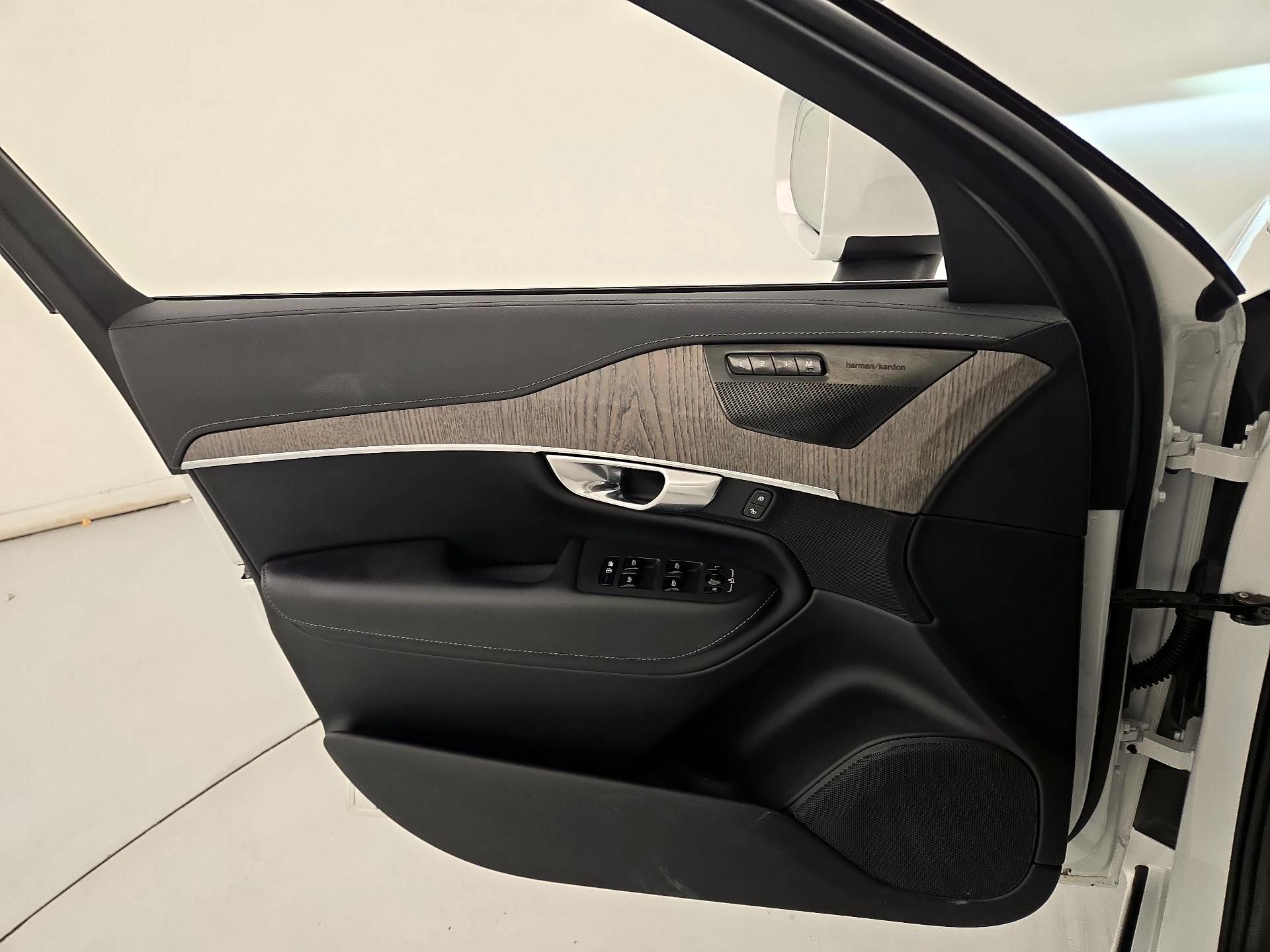 Thumbnail: 2022 Volvo XC90 - 12