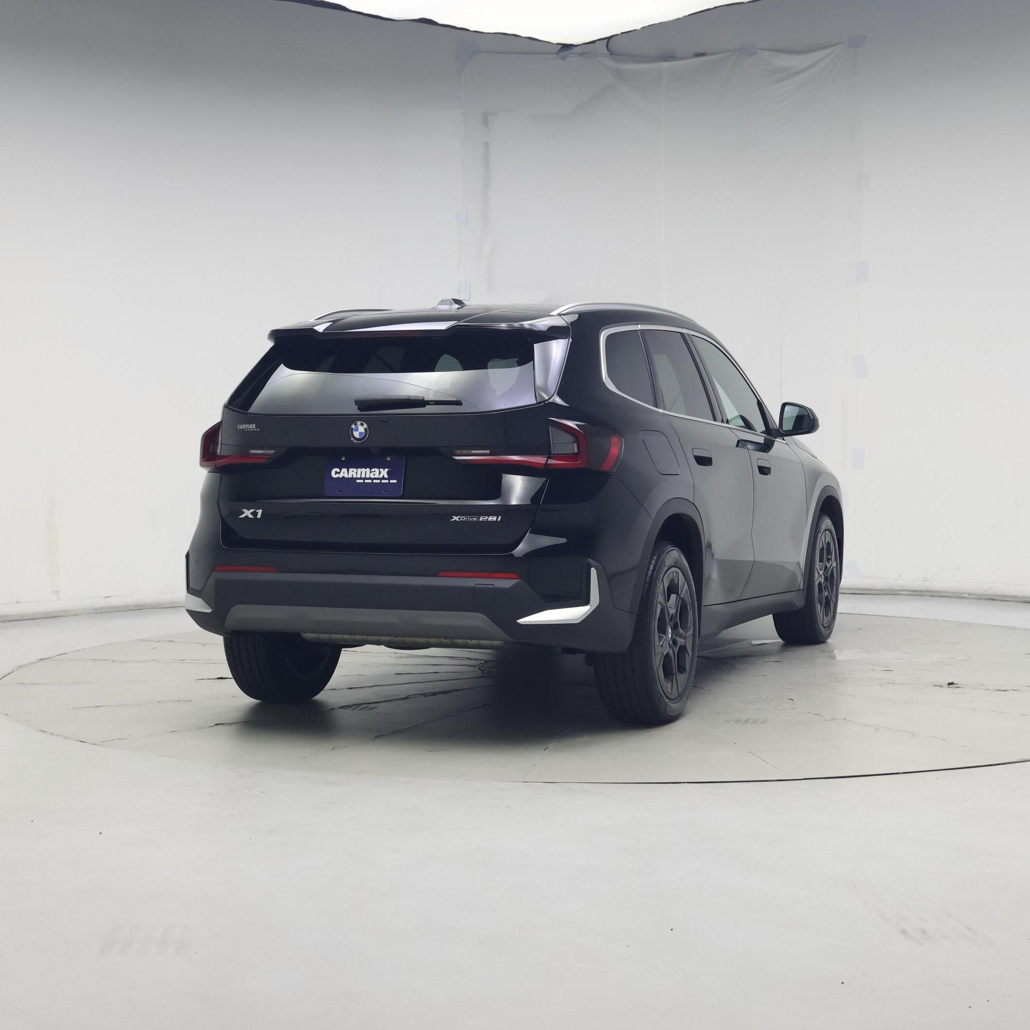 Thumbnail: 2023 BMW X1 - 8