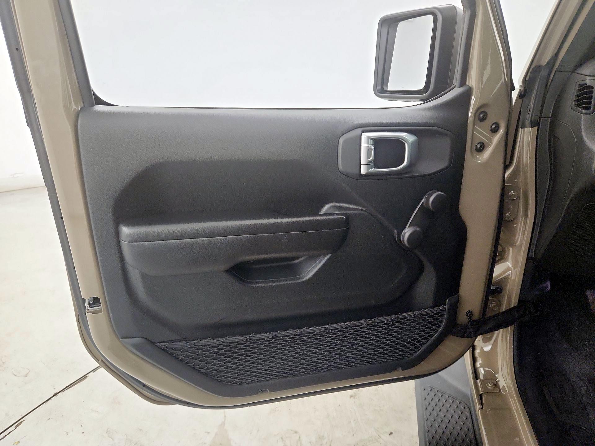 Thumbnail: 2020 Jeep Gladiator - 12