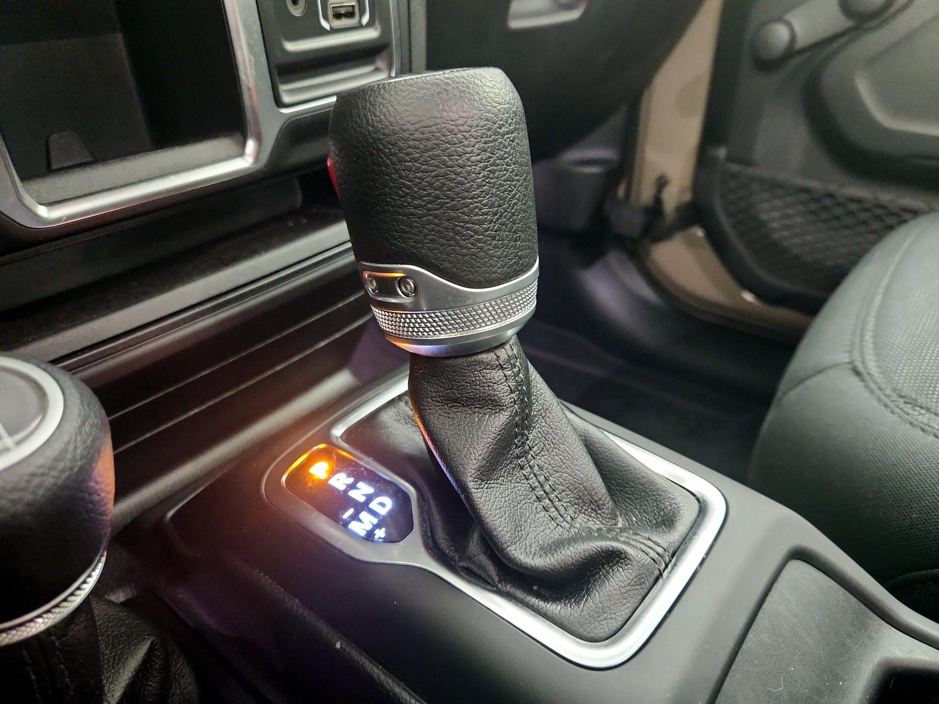 Thumbnail: 2020 Jeep Gladiator - 18