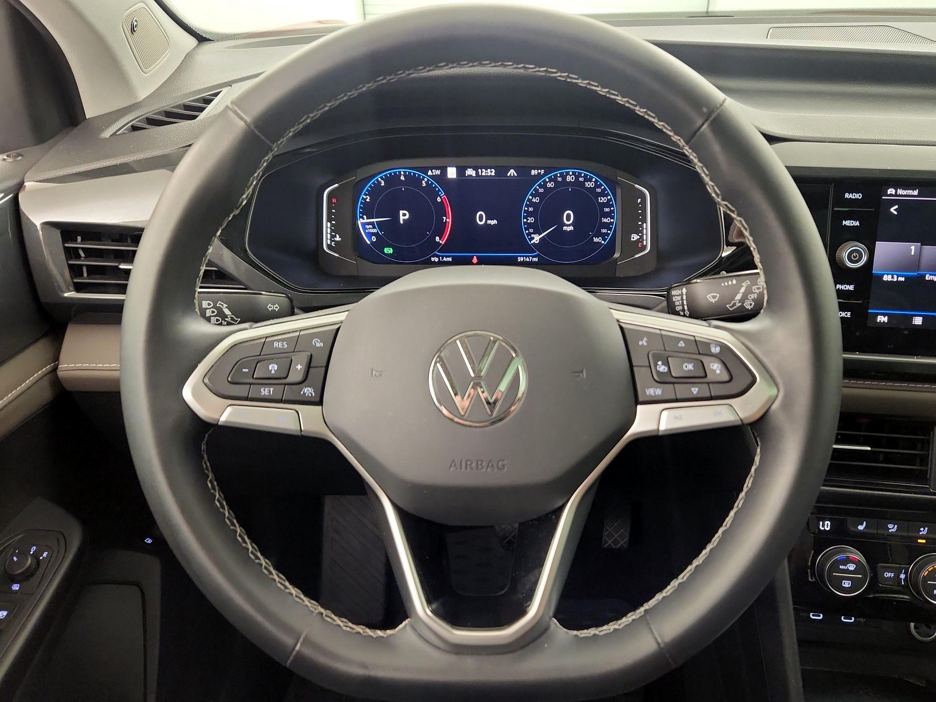 Thumbnail: 2022 Volkswagen Taos - 10