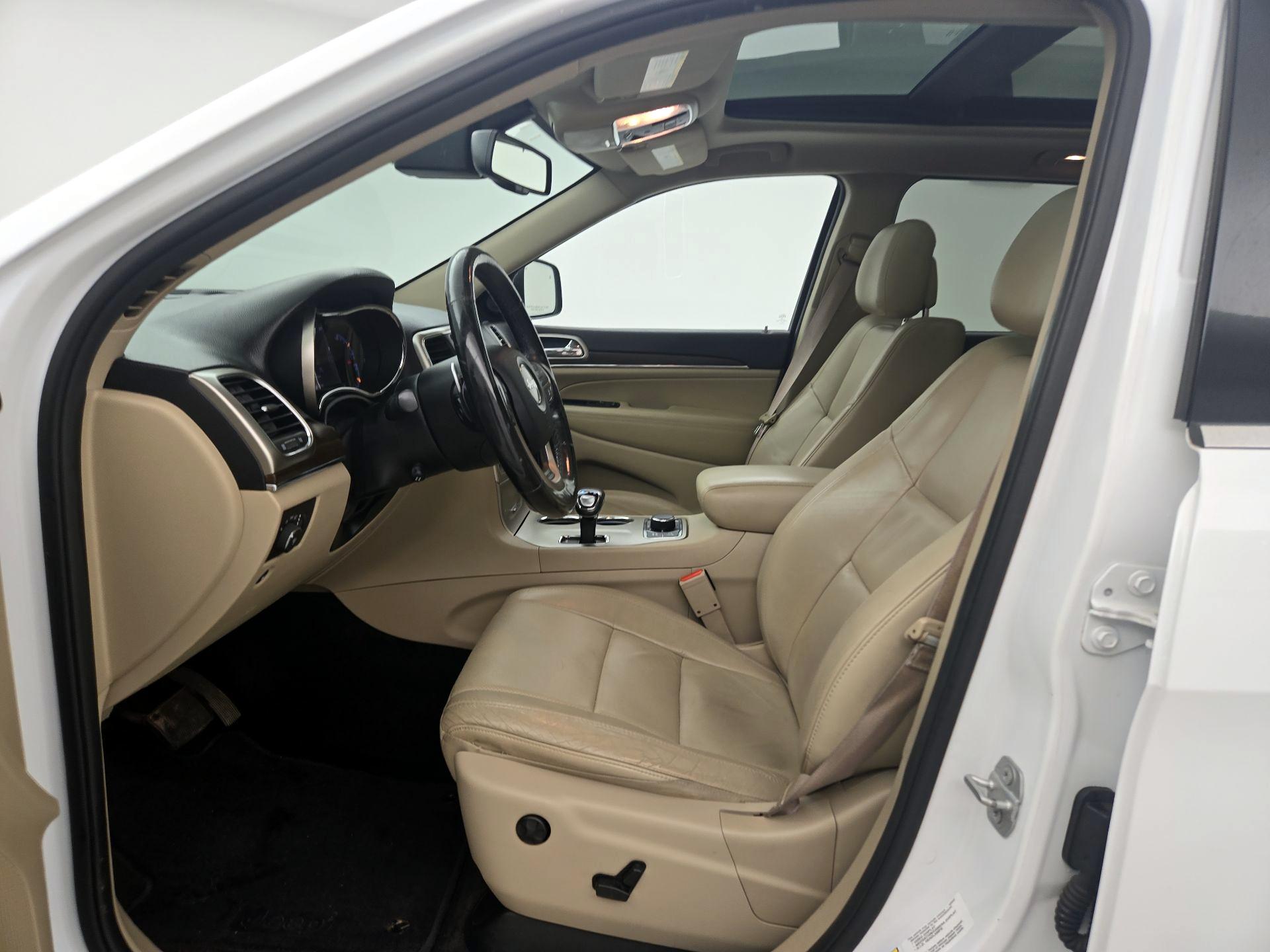 Thumbnail: 2015 Jeep Grand Cherokee - 11