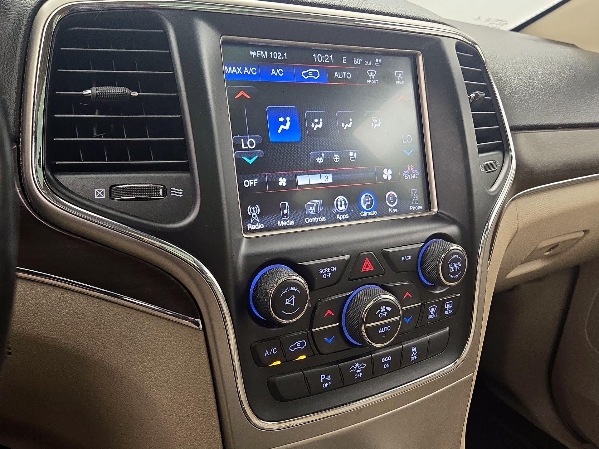 Thumbnail: 2015 Jeep Grand Cherokee - 17