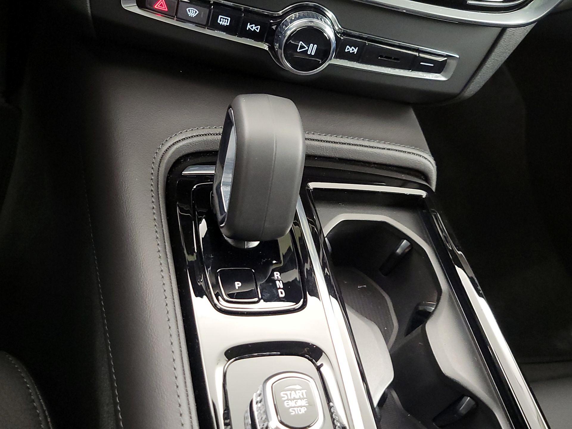 Thumbnail: 2025 Volvo S90 - 18