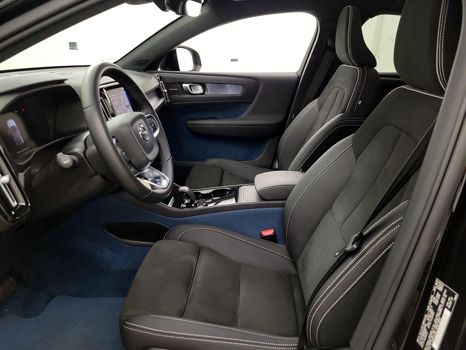 Thumbnail: 2023 Volvo C40 - 11