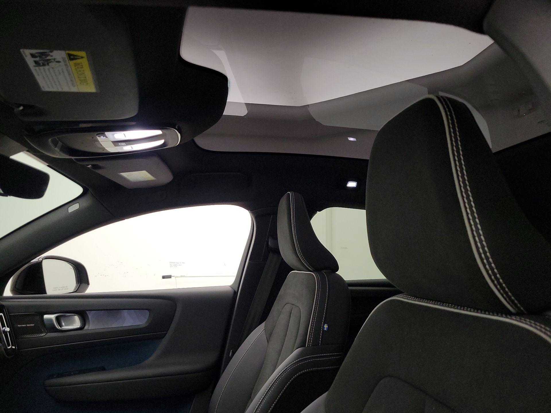 Thumbnail: 2023 Volvo C40 - 20