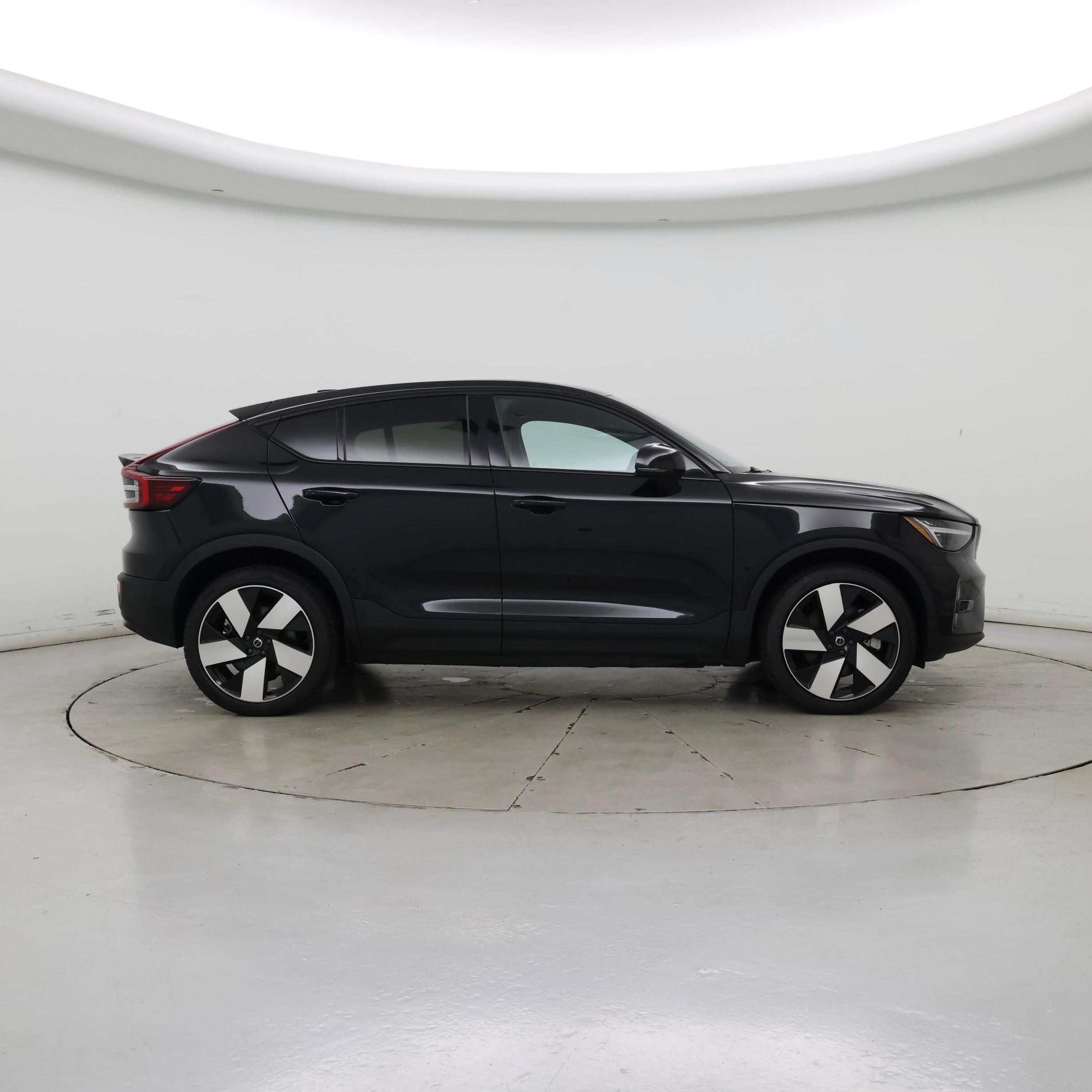 Thumbnail: 2023 Volvo C40 - 7