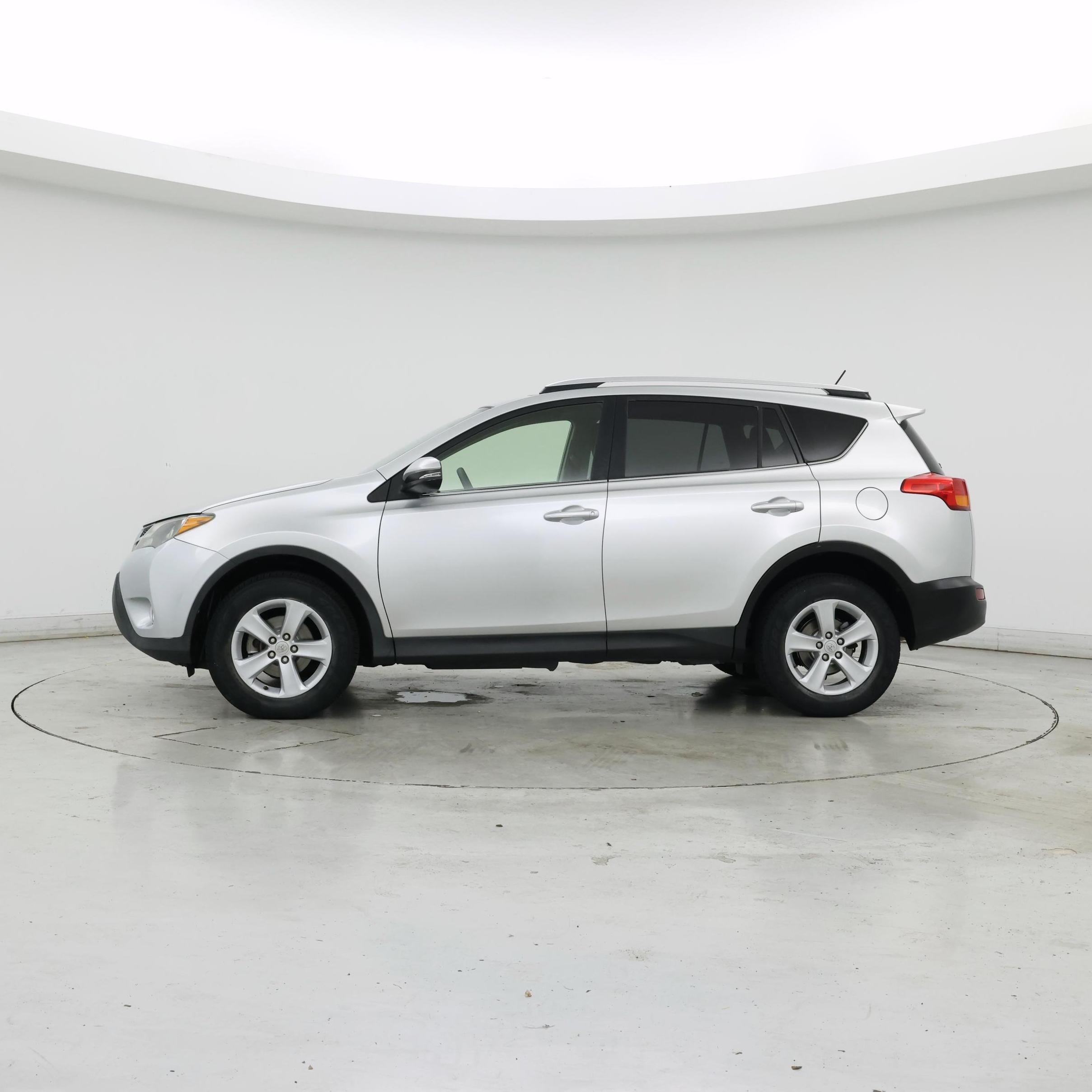 Thumbnail: 2013 Toyota RAV4 - 3