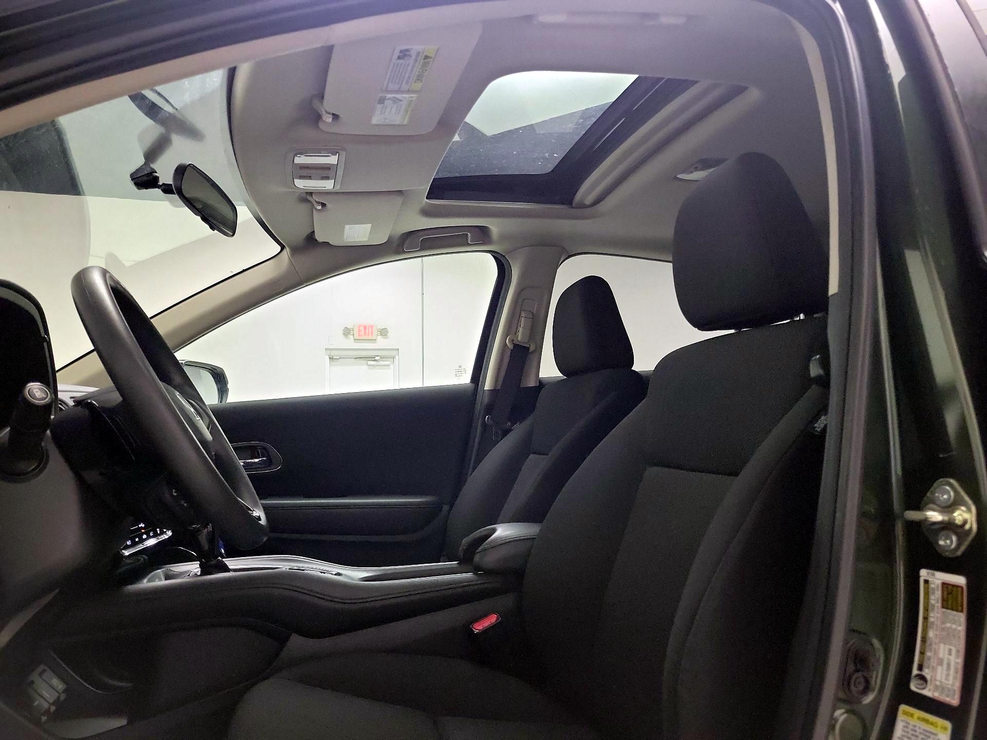 Thumbnail: 2016 Honda HR-V - 19