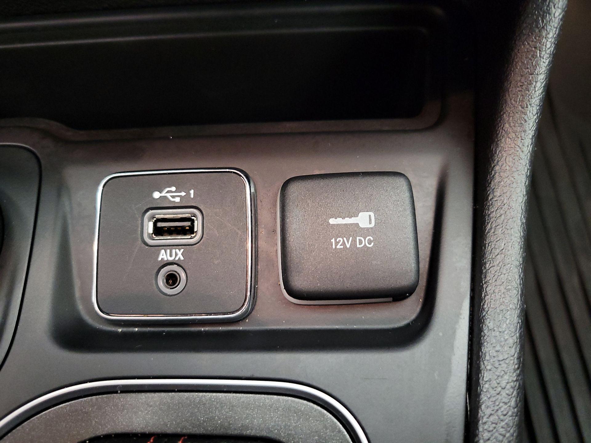 Thumbnail: 2021 Jeep Cherokee - 18