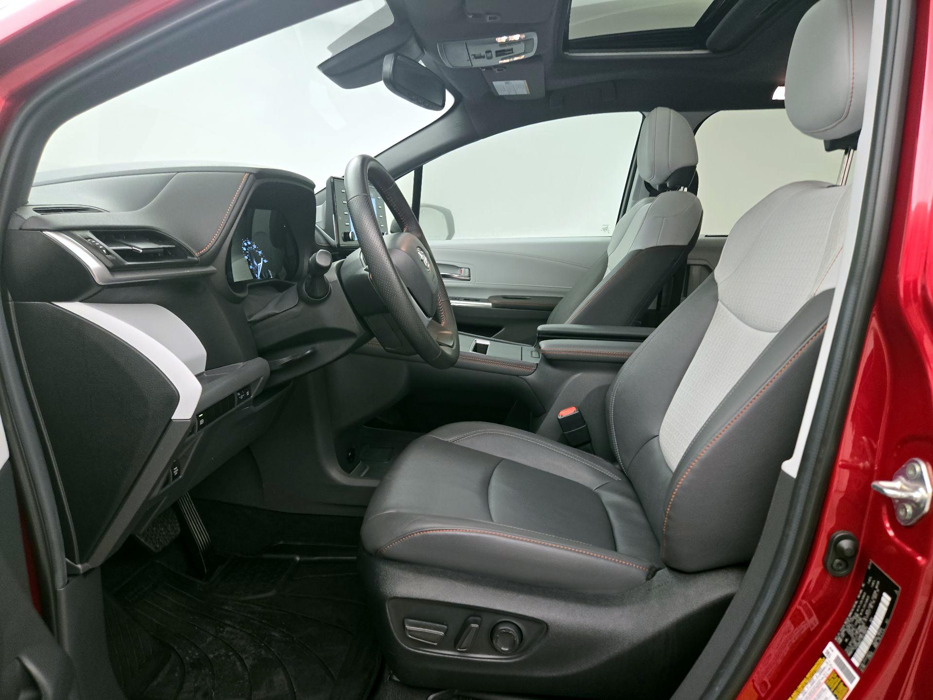 Thumbnail: 2024 Toyota Sienna - 11