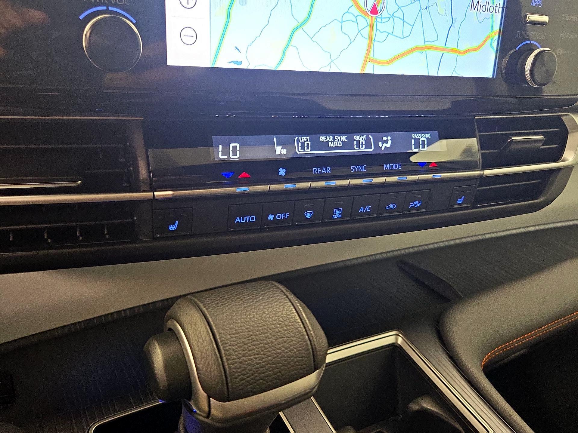 Thumbnail: 2024 Toyota Sienna - 17