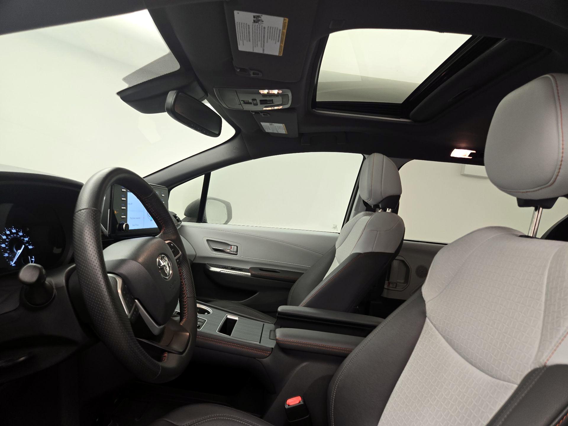 Thumbnail: 2024 Toyota Sienna - 20