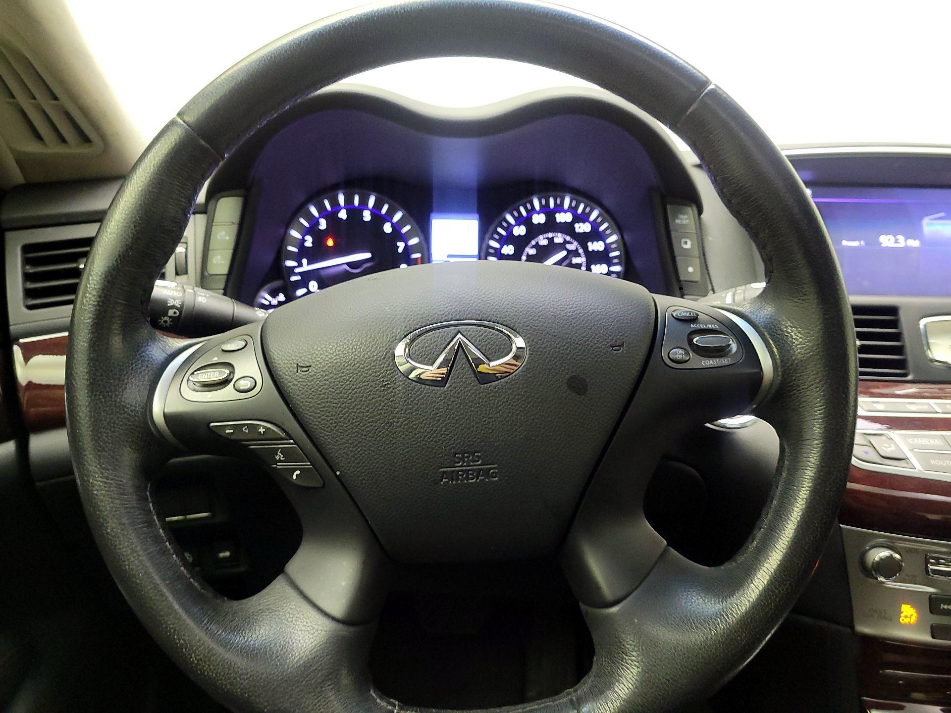 Thumbnail: 2016 INFINITI Q70 - 10