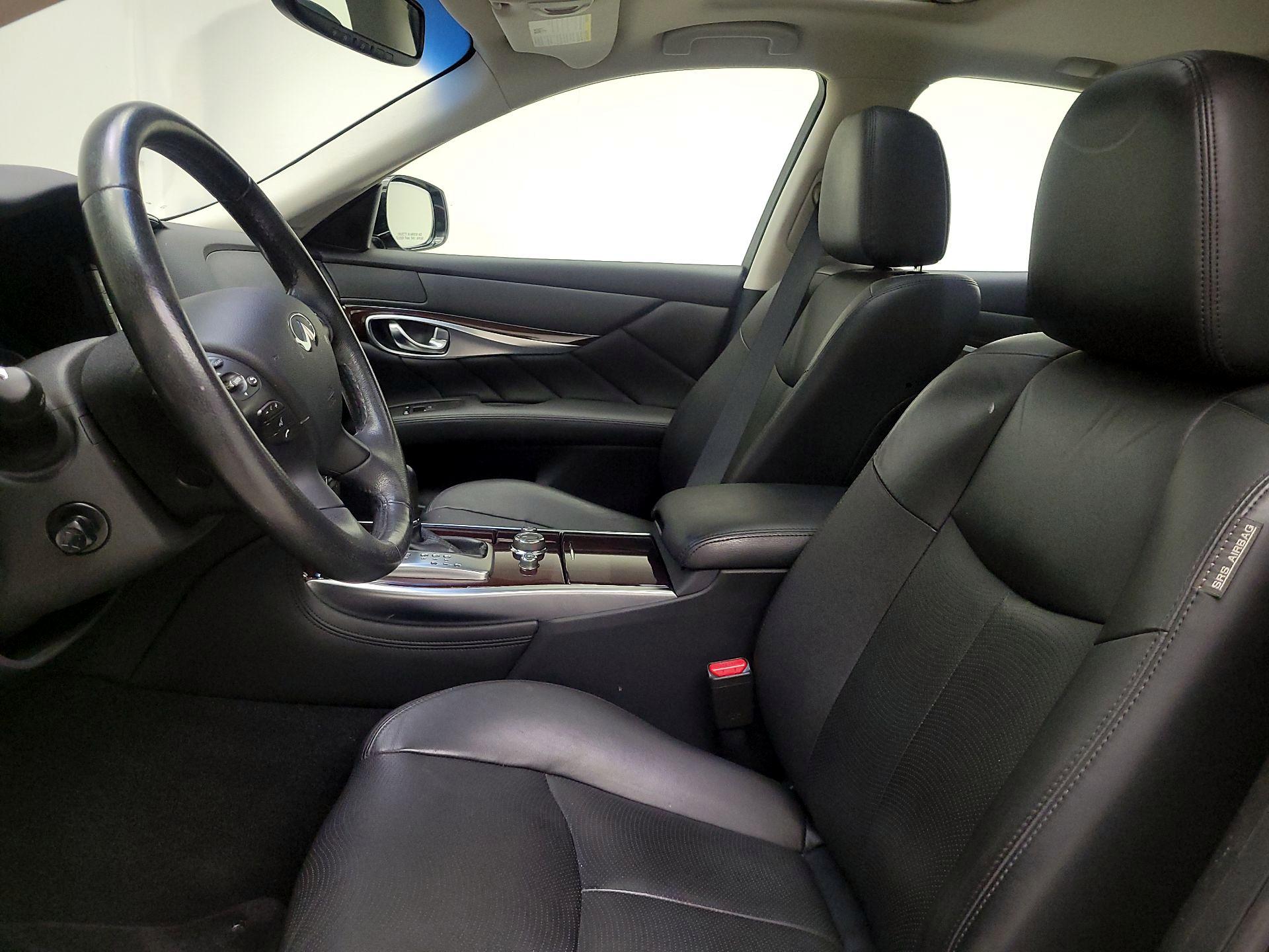 Thumbnail: 2016 INFINITI Q70 - 11