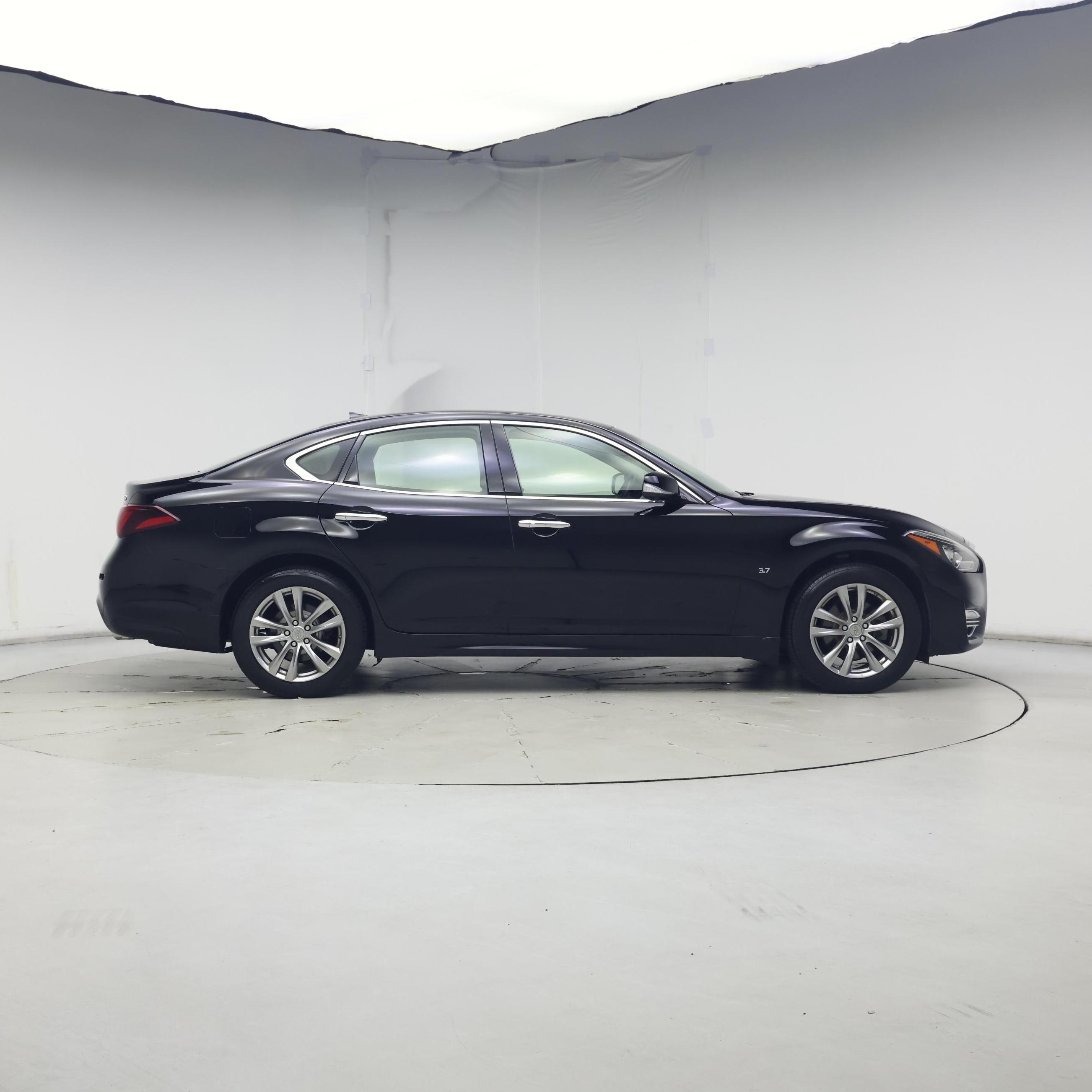 Thumbnail: 2016 INFINITI Q70 - 7