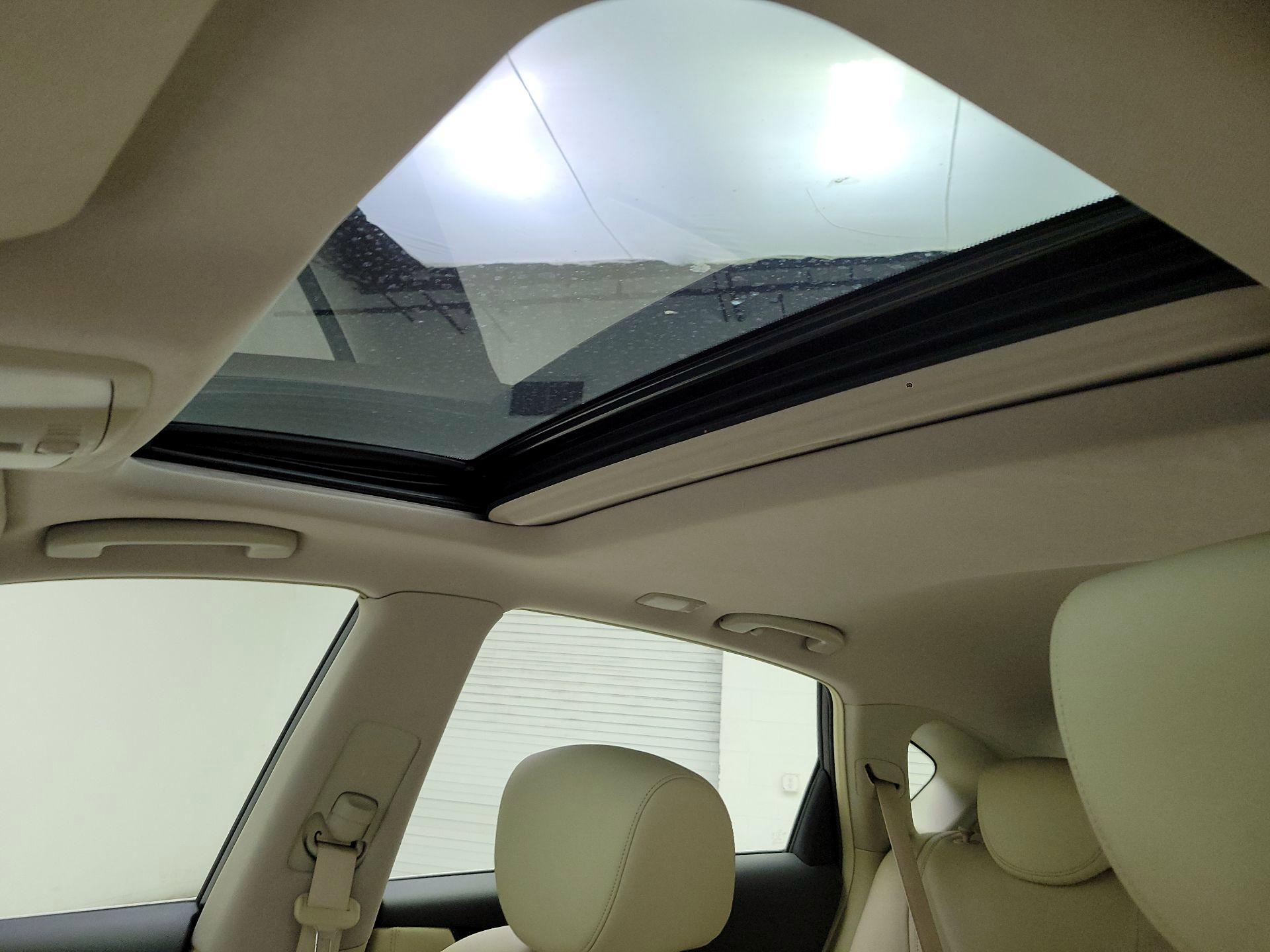 Thumbnail: 2016 INFINITI QX50 - 20