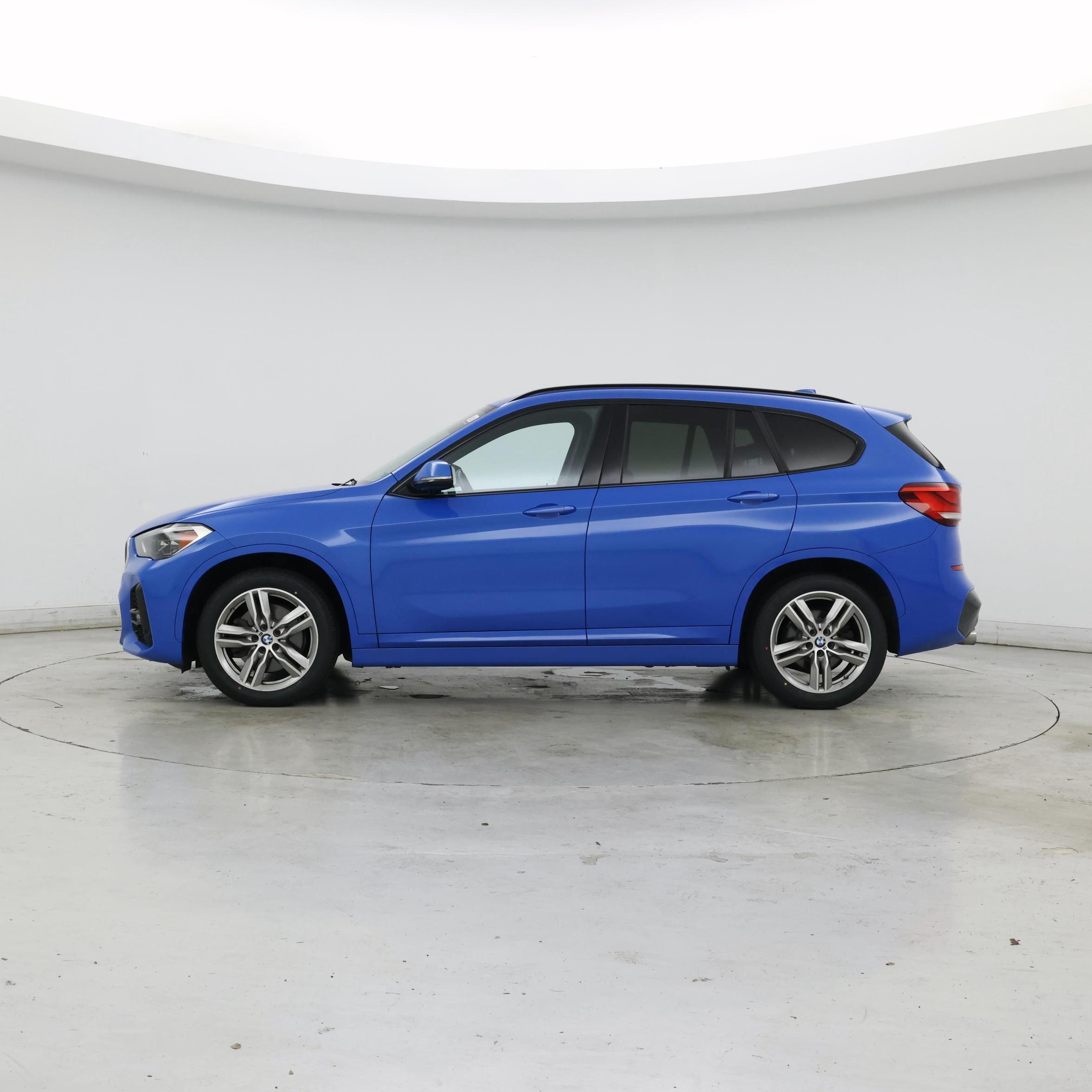 Thumbnail: 2020 BMW X1 - 3