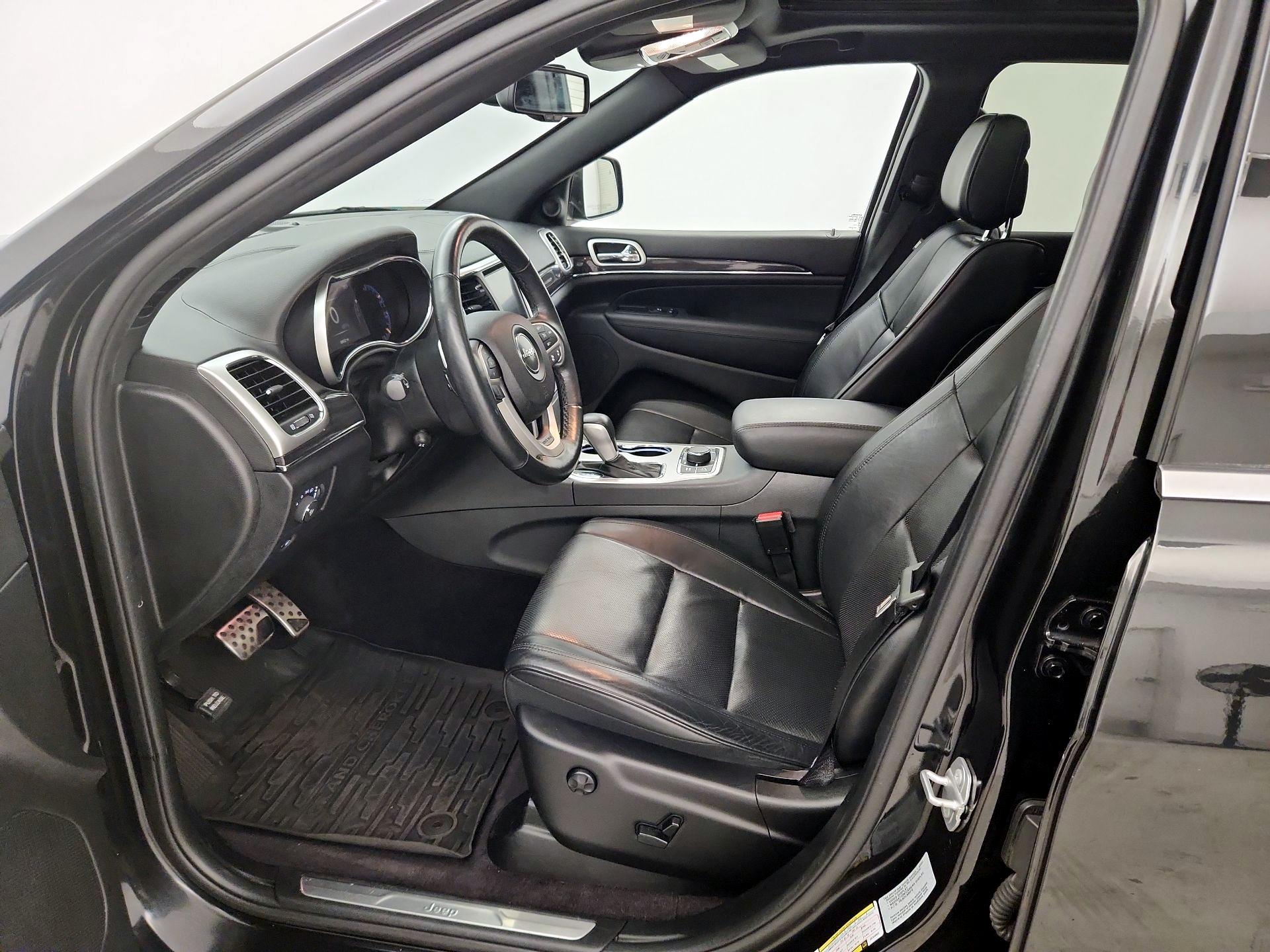 Thumbnail: 2016 Jeep Grand Cherokee - 11