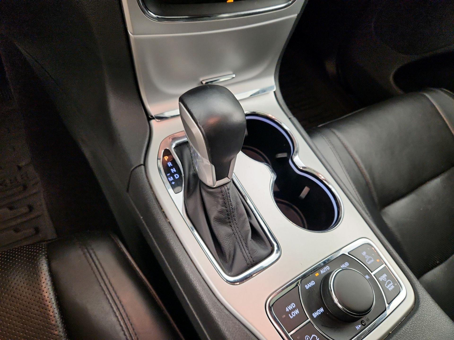 Thumbnail: 2016 Jeep Grand Cherokee - 17