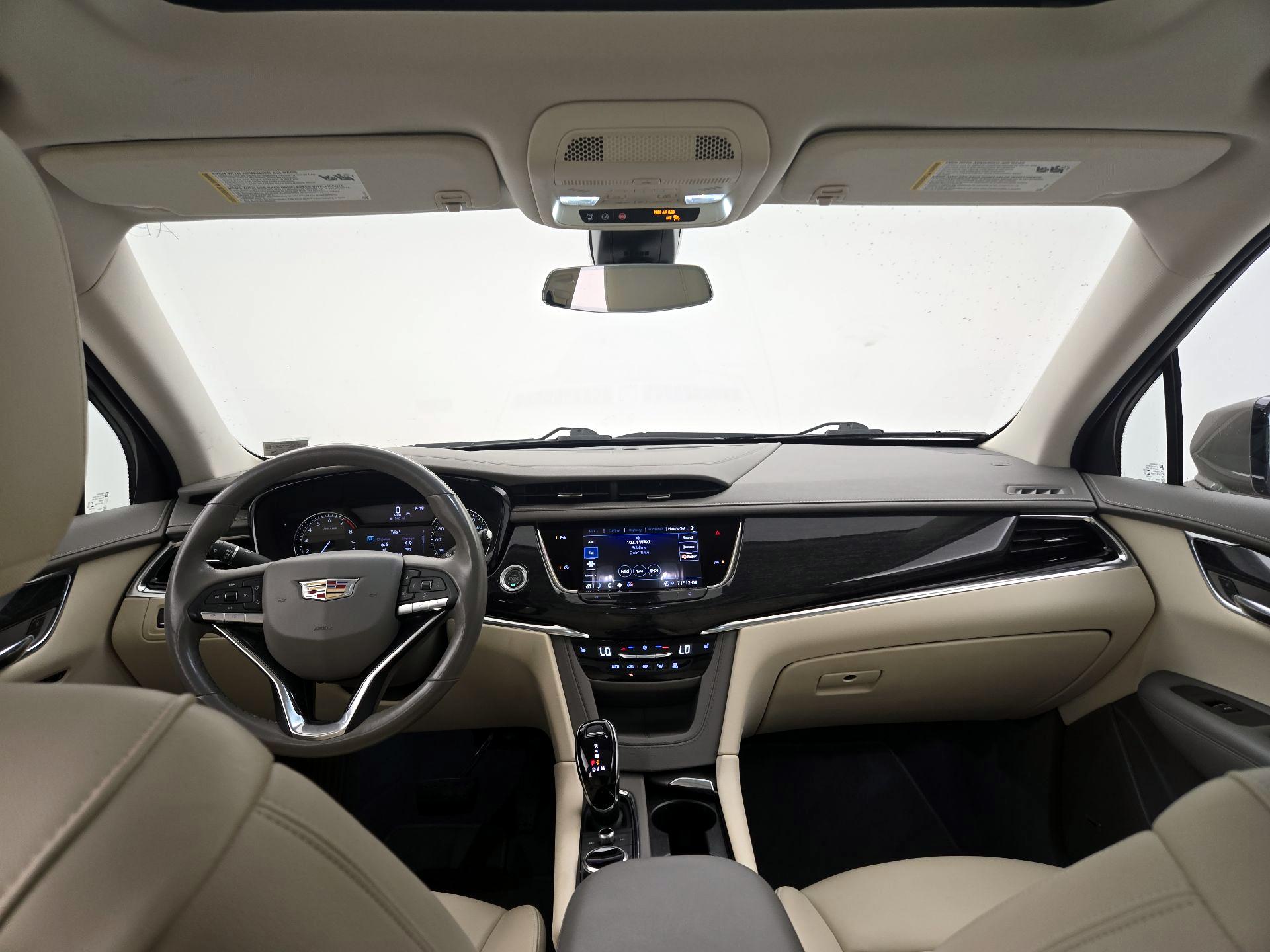 Thumbnail: 2022 Cadillac XT6 - 9