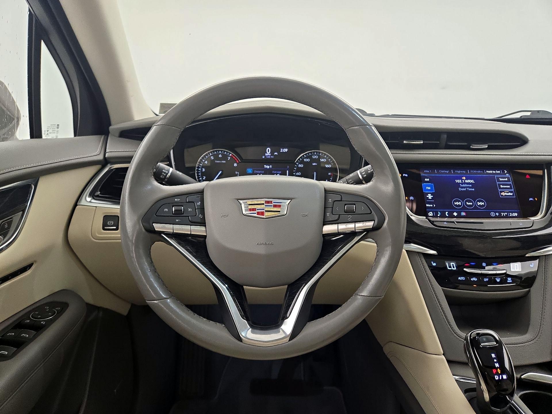 Thumbnail: 2022 Cadillac XT6 - 10