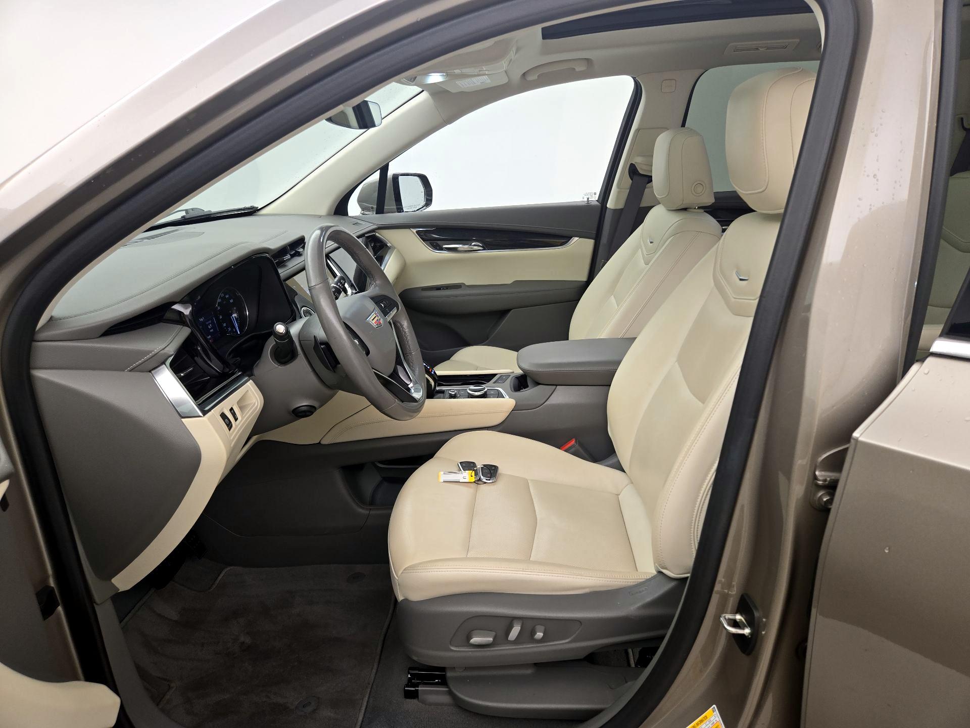 Thumbnail: 2022 Cadillac XT6 - 11