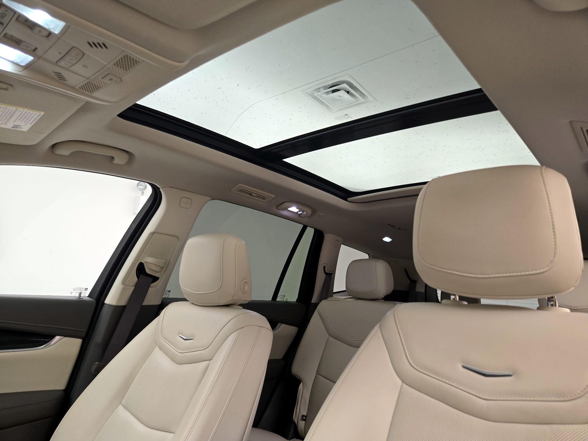 Thumbnail: 2022 Cadillac XT6 - 19