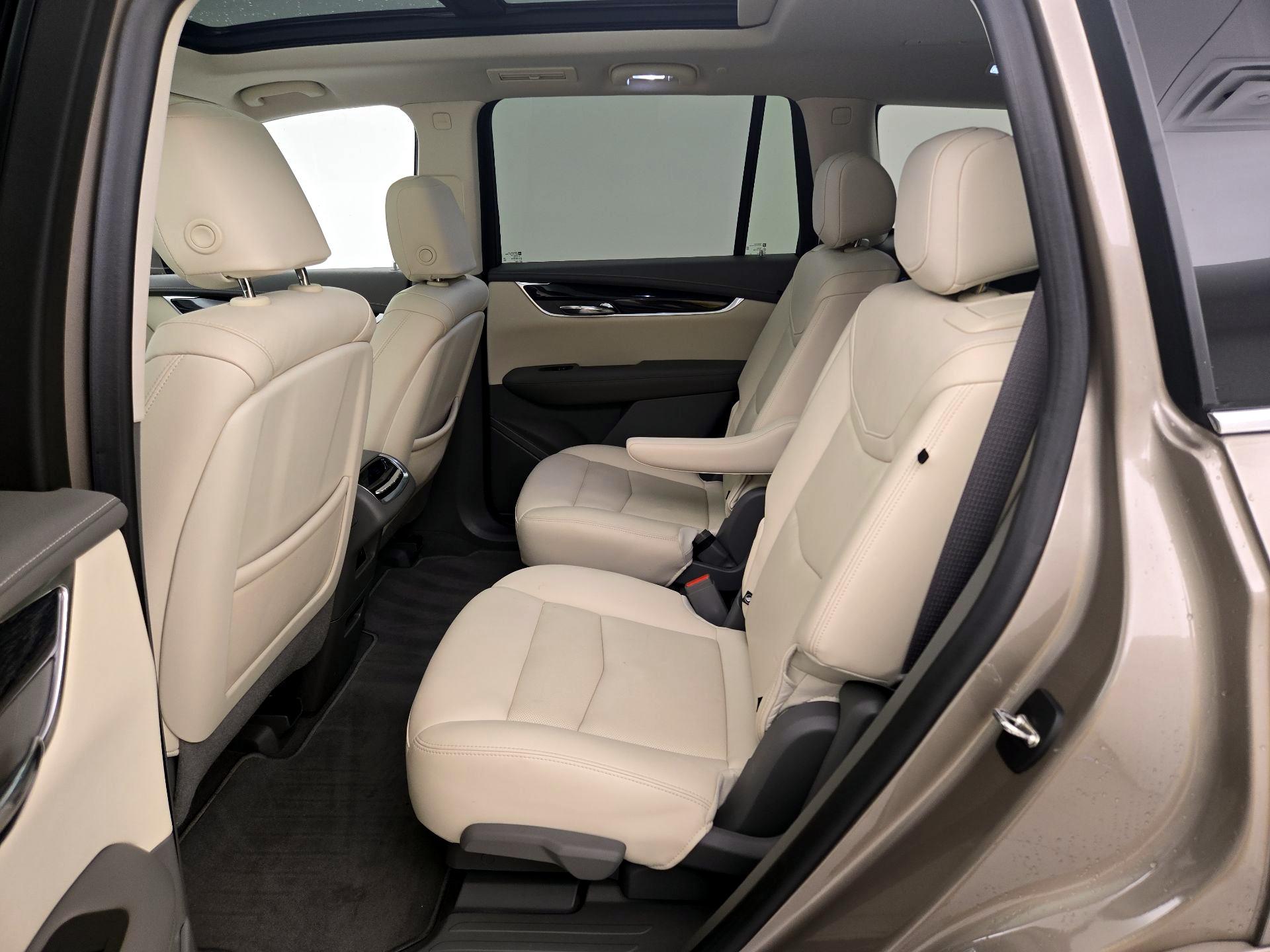 Thumbnail: 2022 Cadillac XT6 - 20